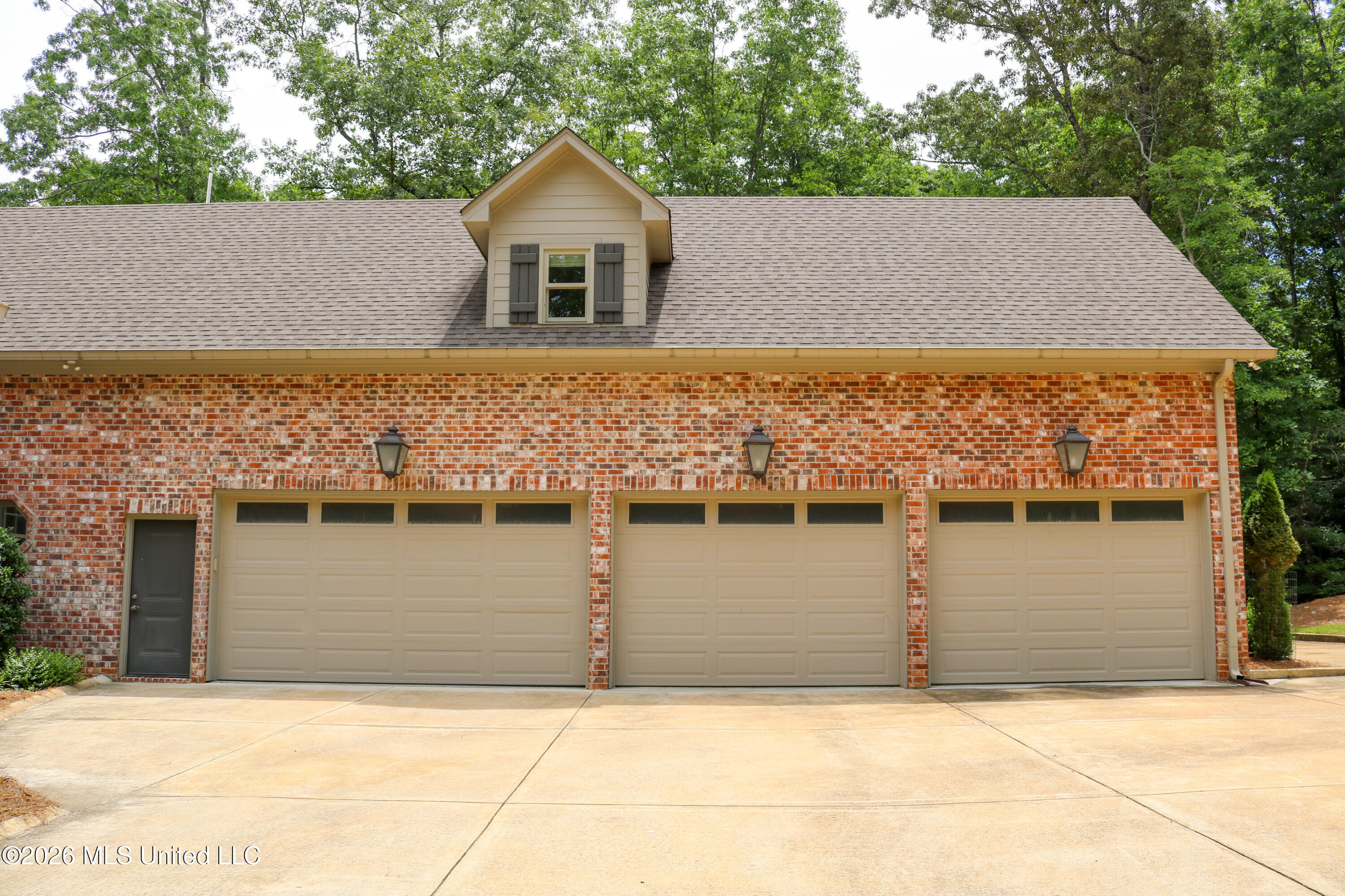 3010 Highlands Circle Property Photo 2