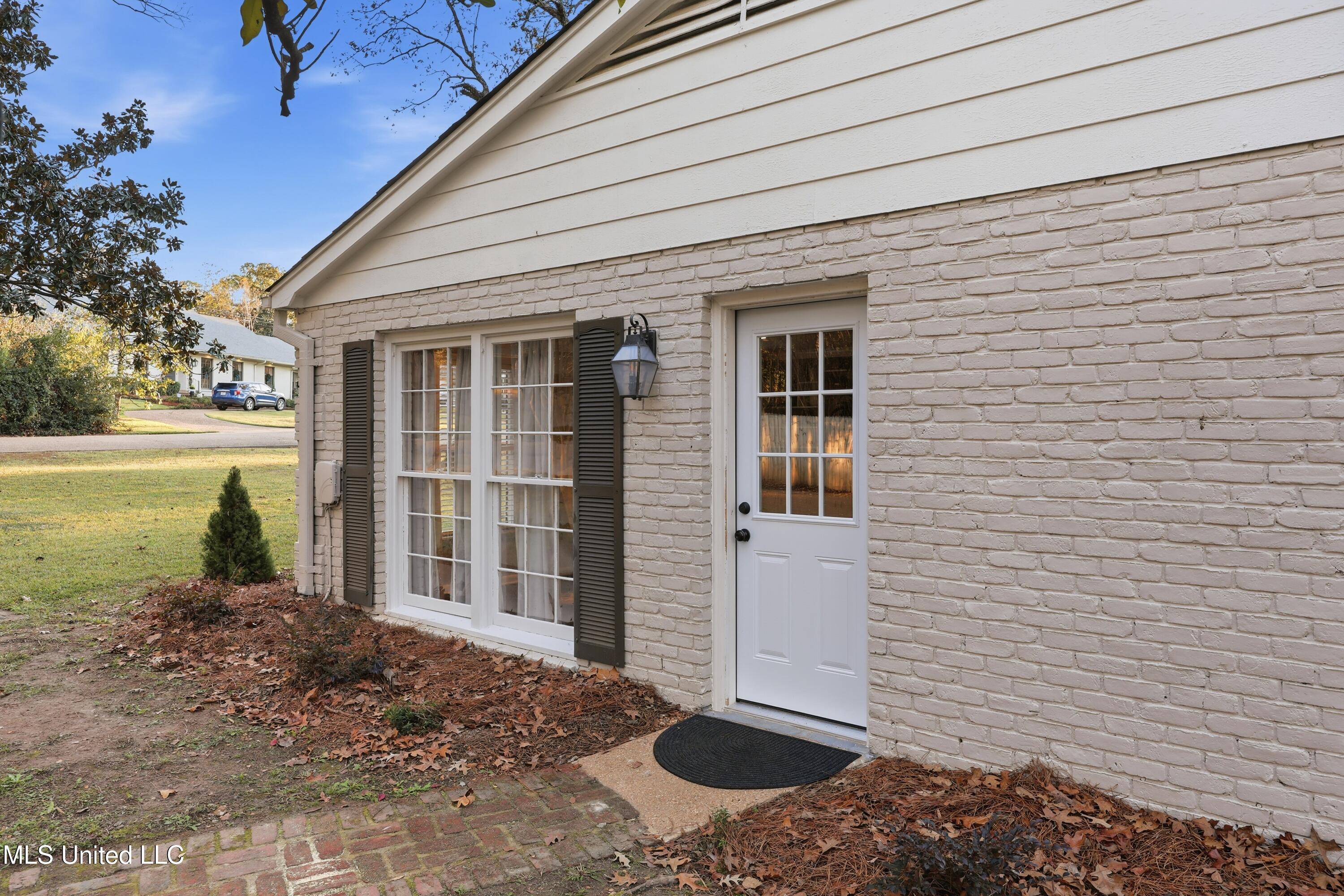2040 Brecon Drive Property Photo 5