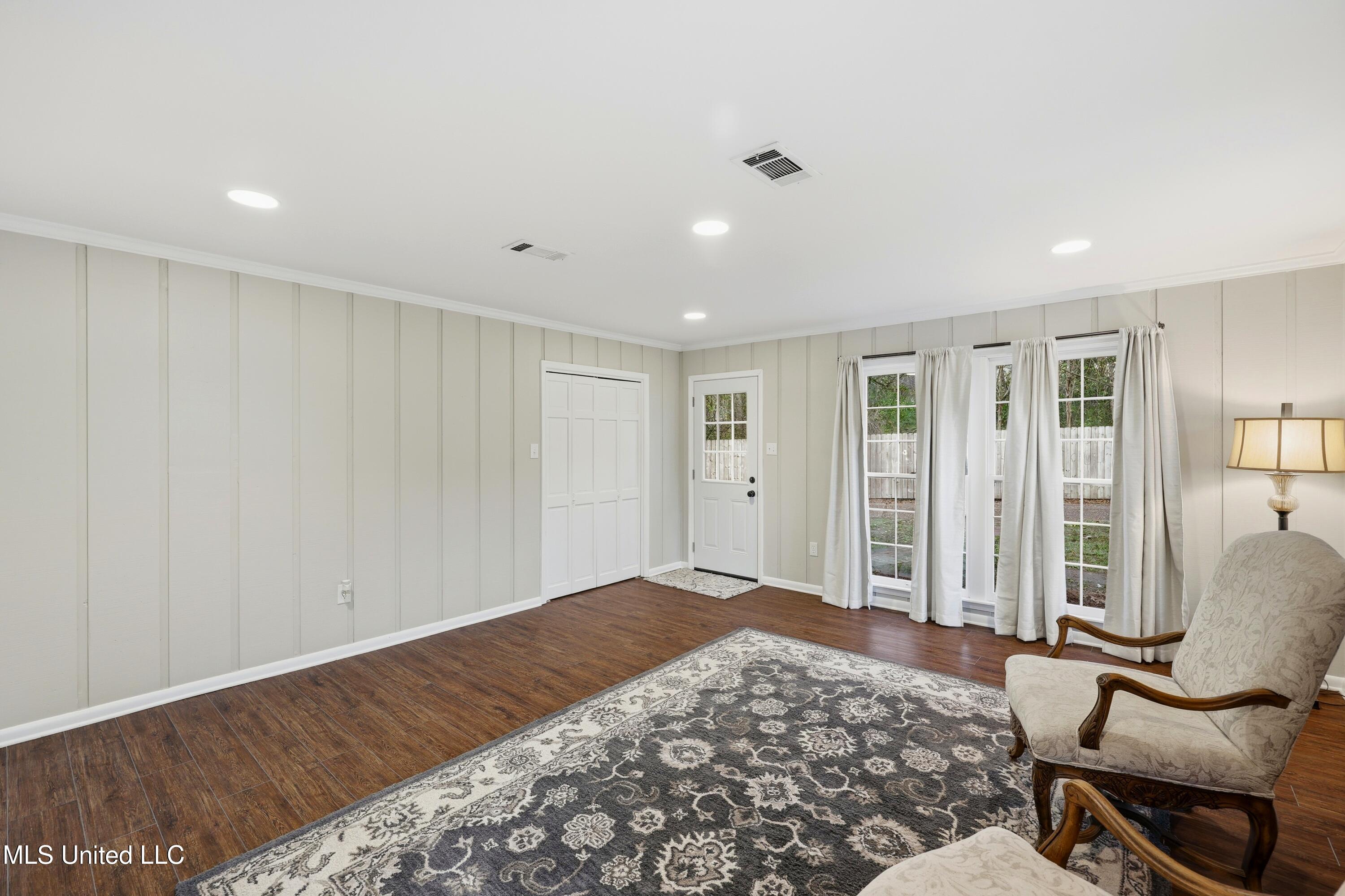 2040 Brecon Drive Property Photo 16