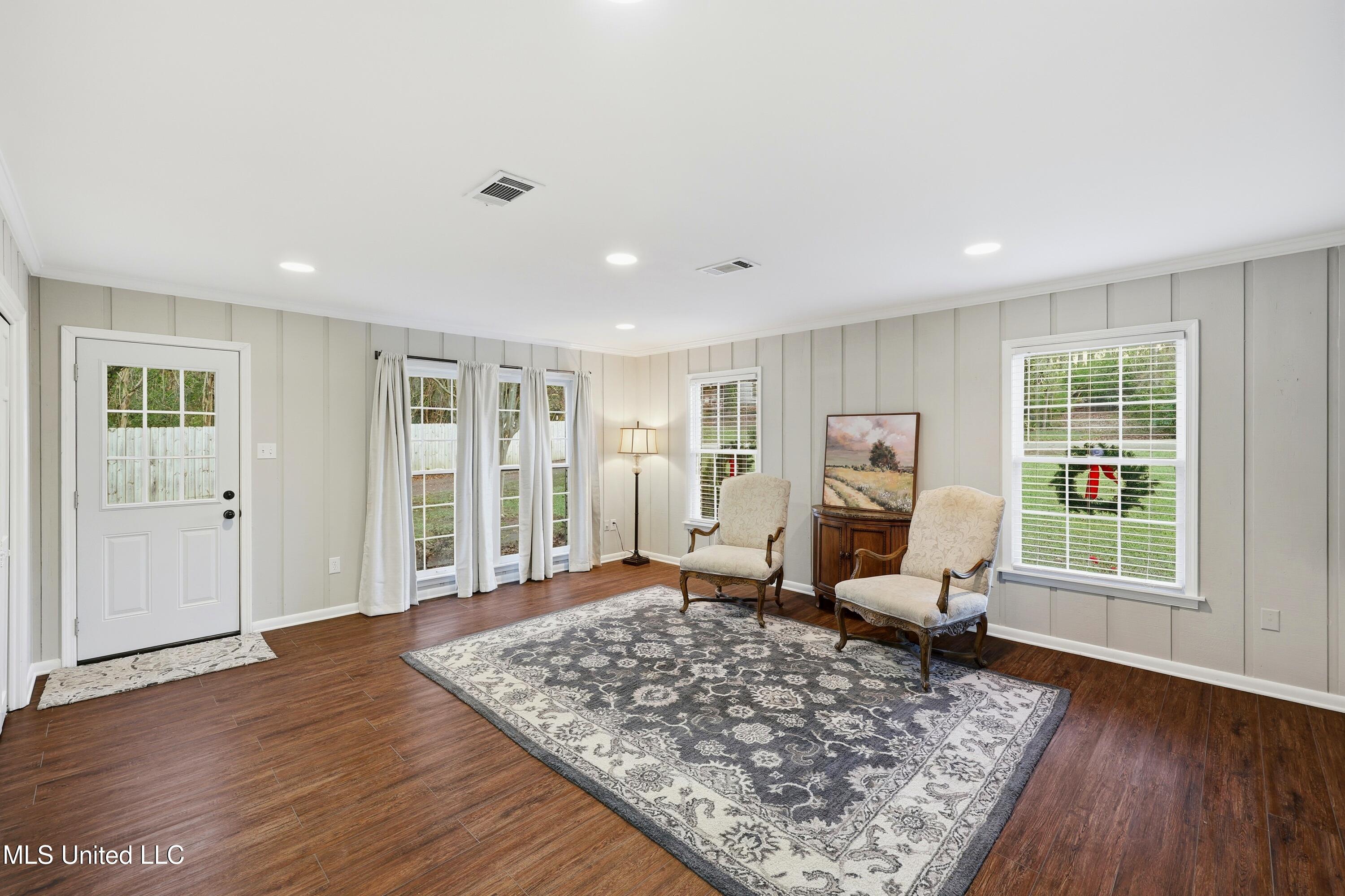 2040 Brecon Drive Property Photo 18