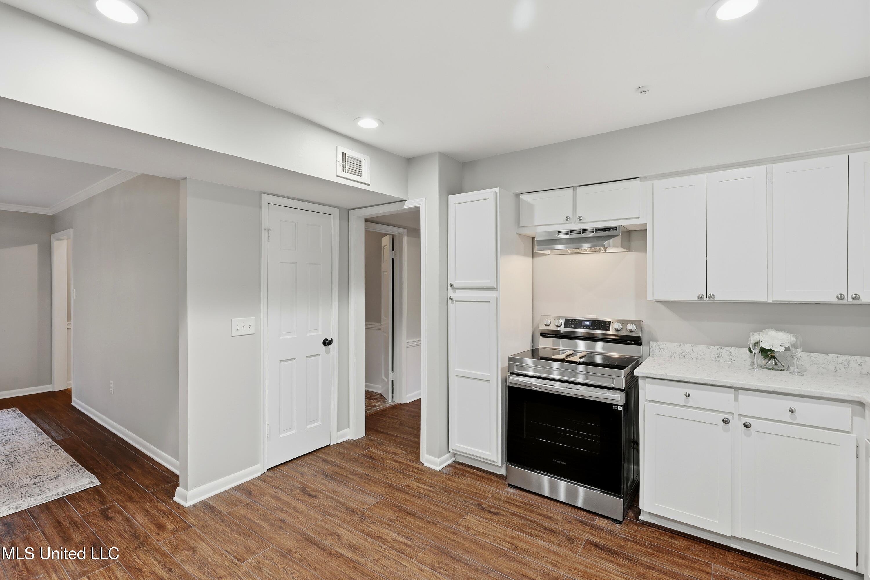 2040 Brecon Drive Property Photo 25