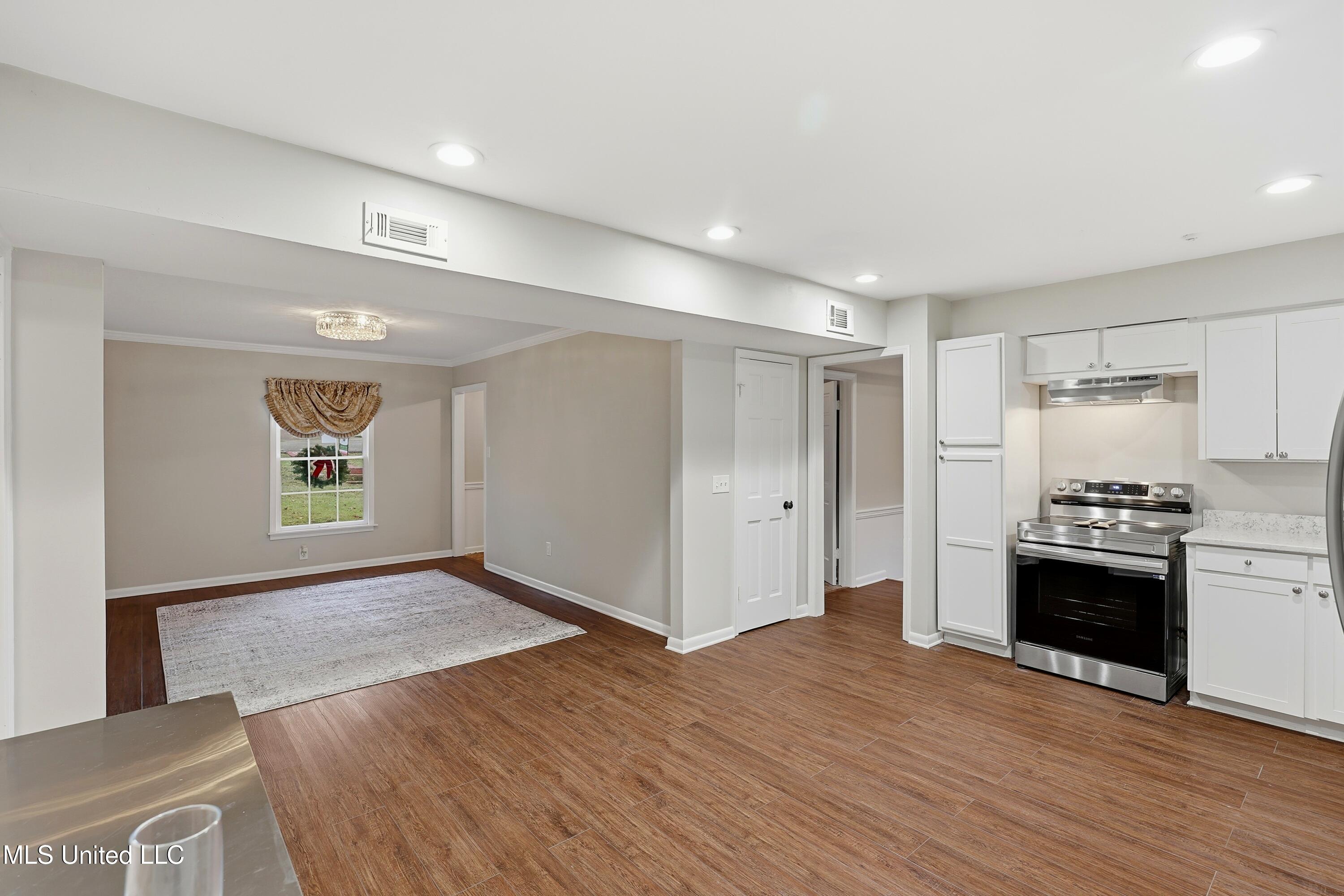 2040 Brecon Drive Property Photo 31