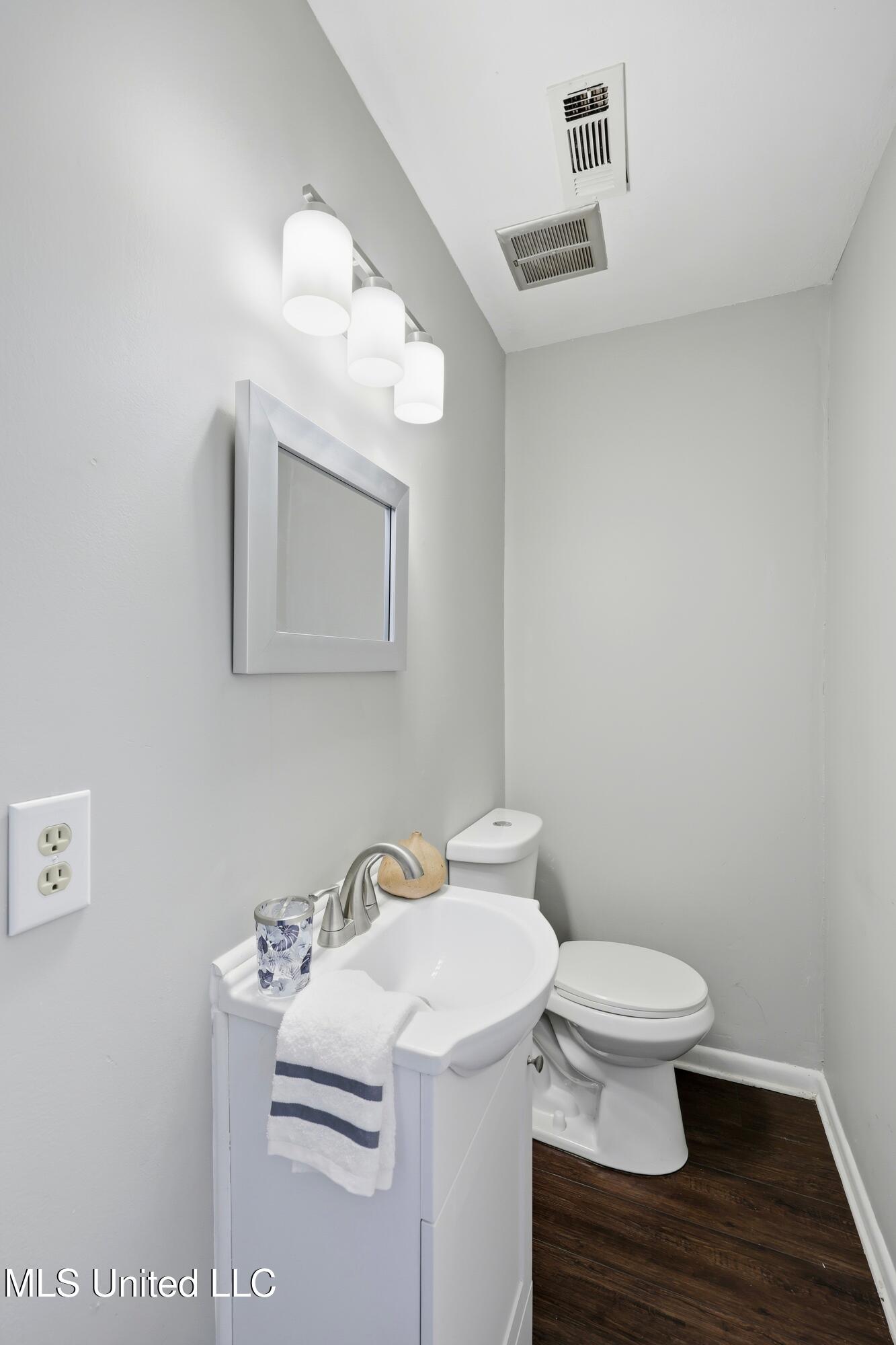2040 Brecon Drive Property Photo 36