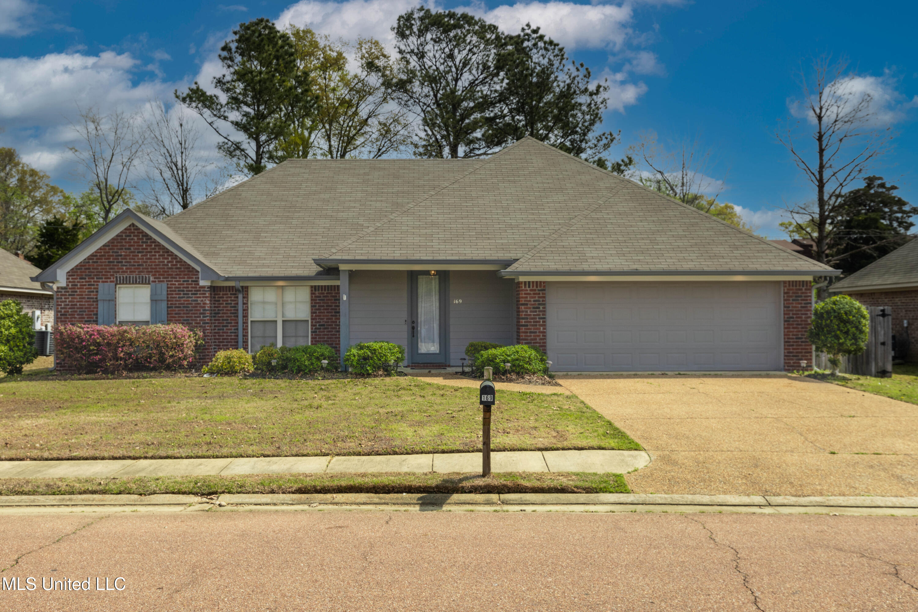 169 Harvey Circle Property Photo 1
