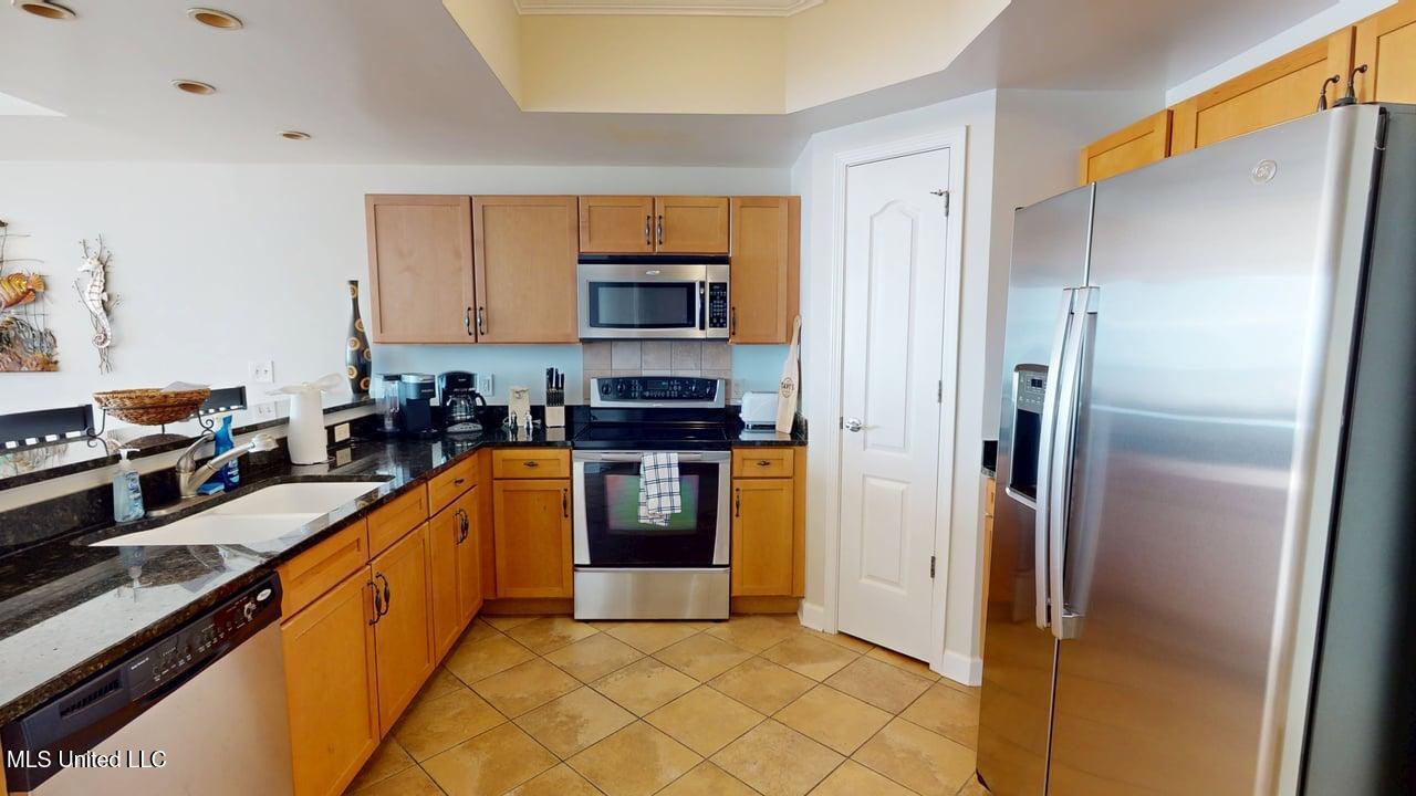 1200 Beach Drive Property Photo 7