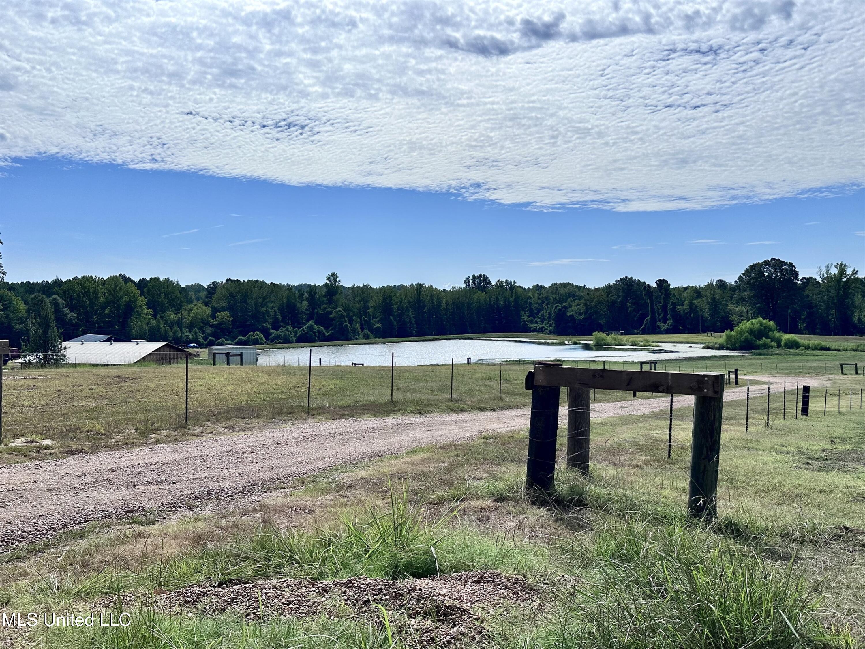 609 Co Rd 333 Property Photo 3
