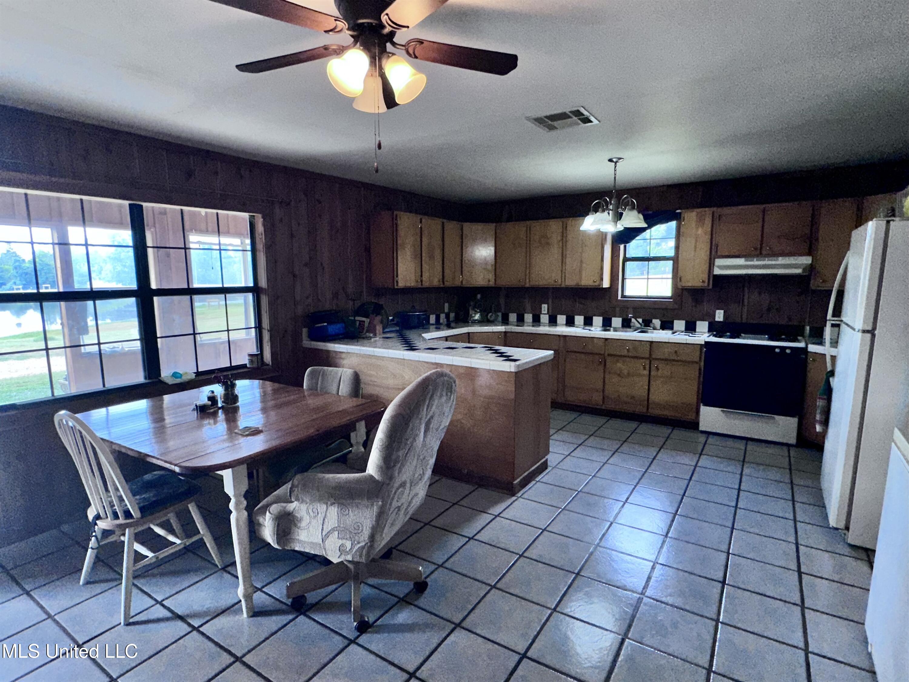 609 Co Rd 333 Property Photo 11