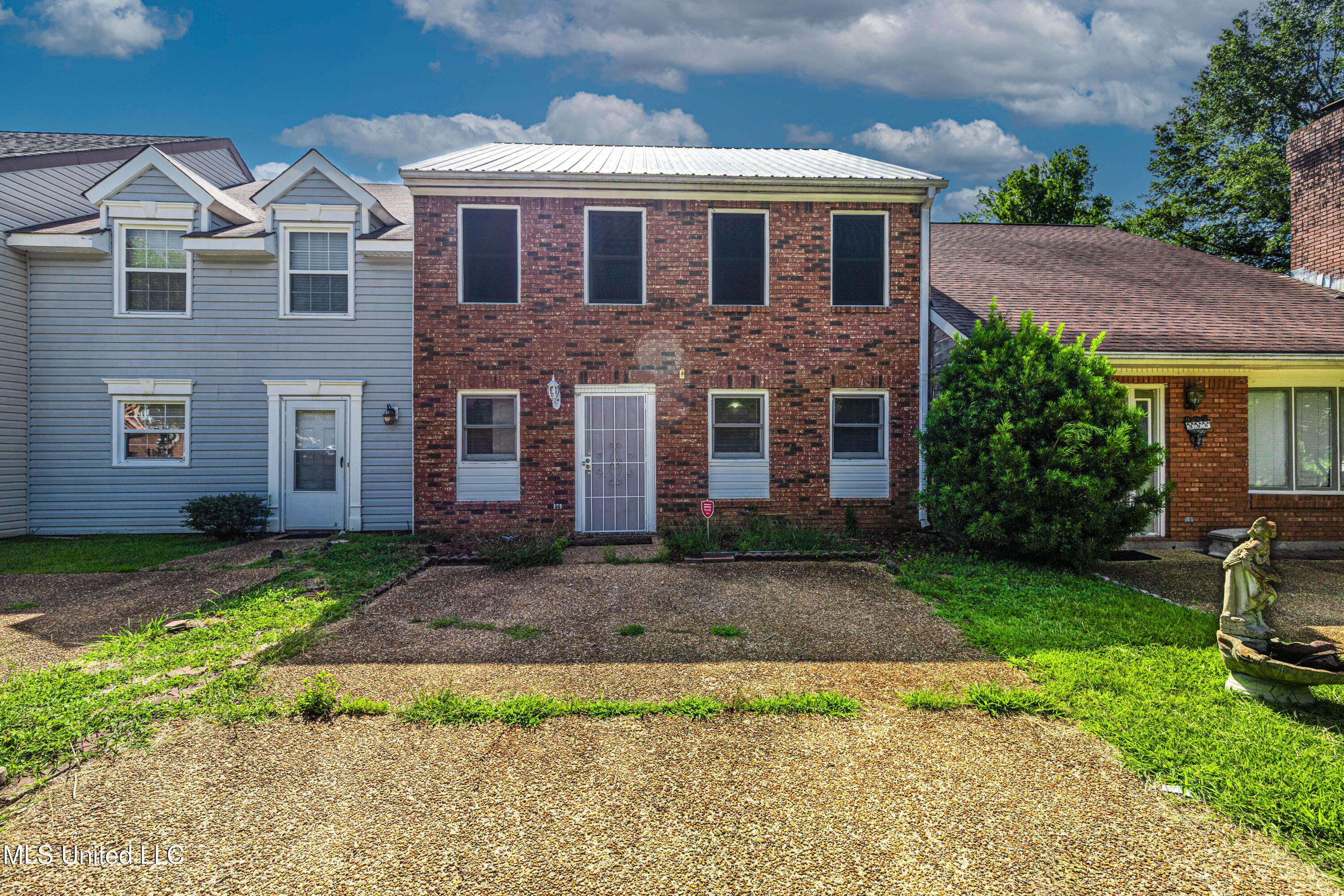 394 Brookwood Lake Place Property Photo 1
