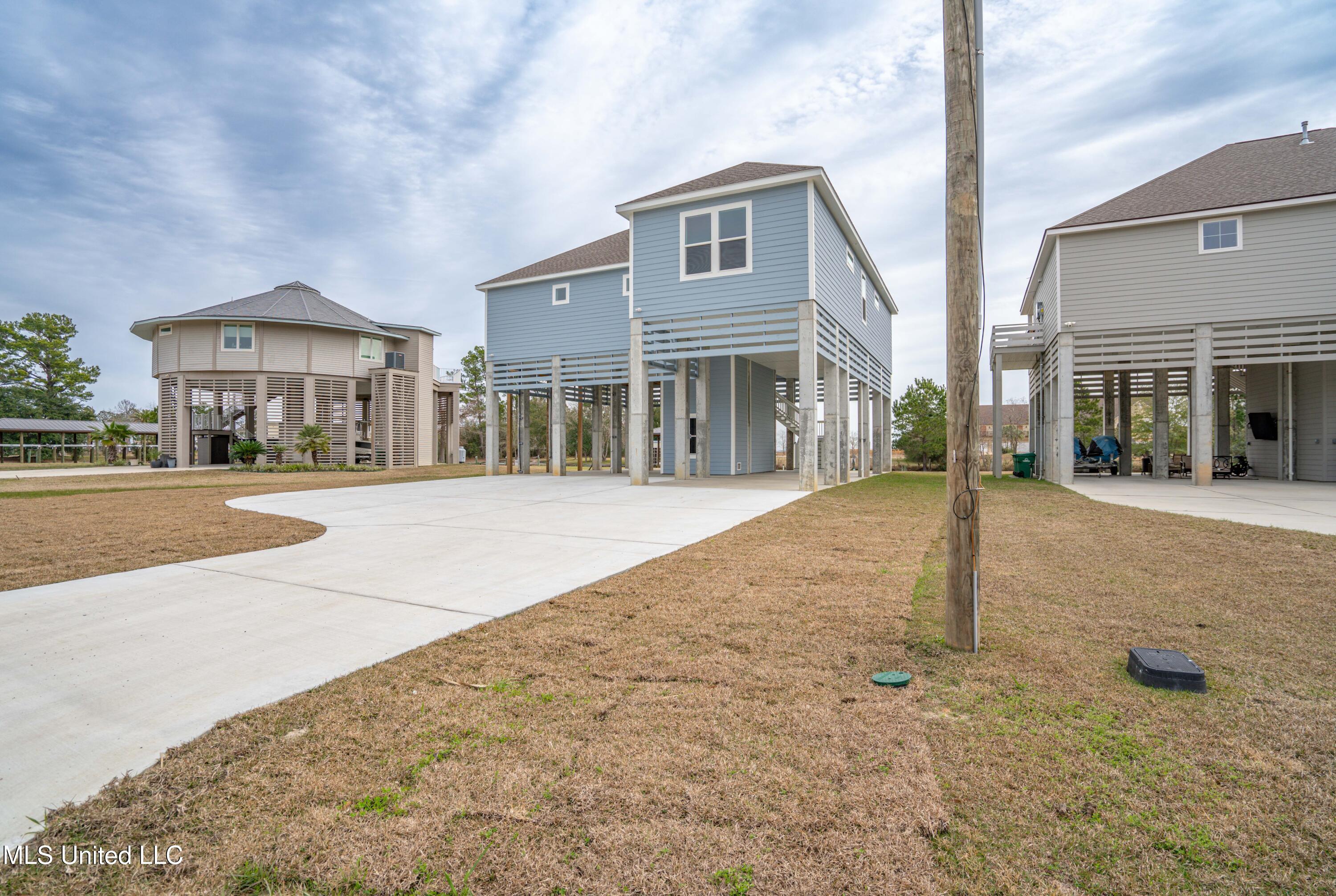 1324 Enos Street Property Photo 4