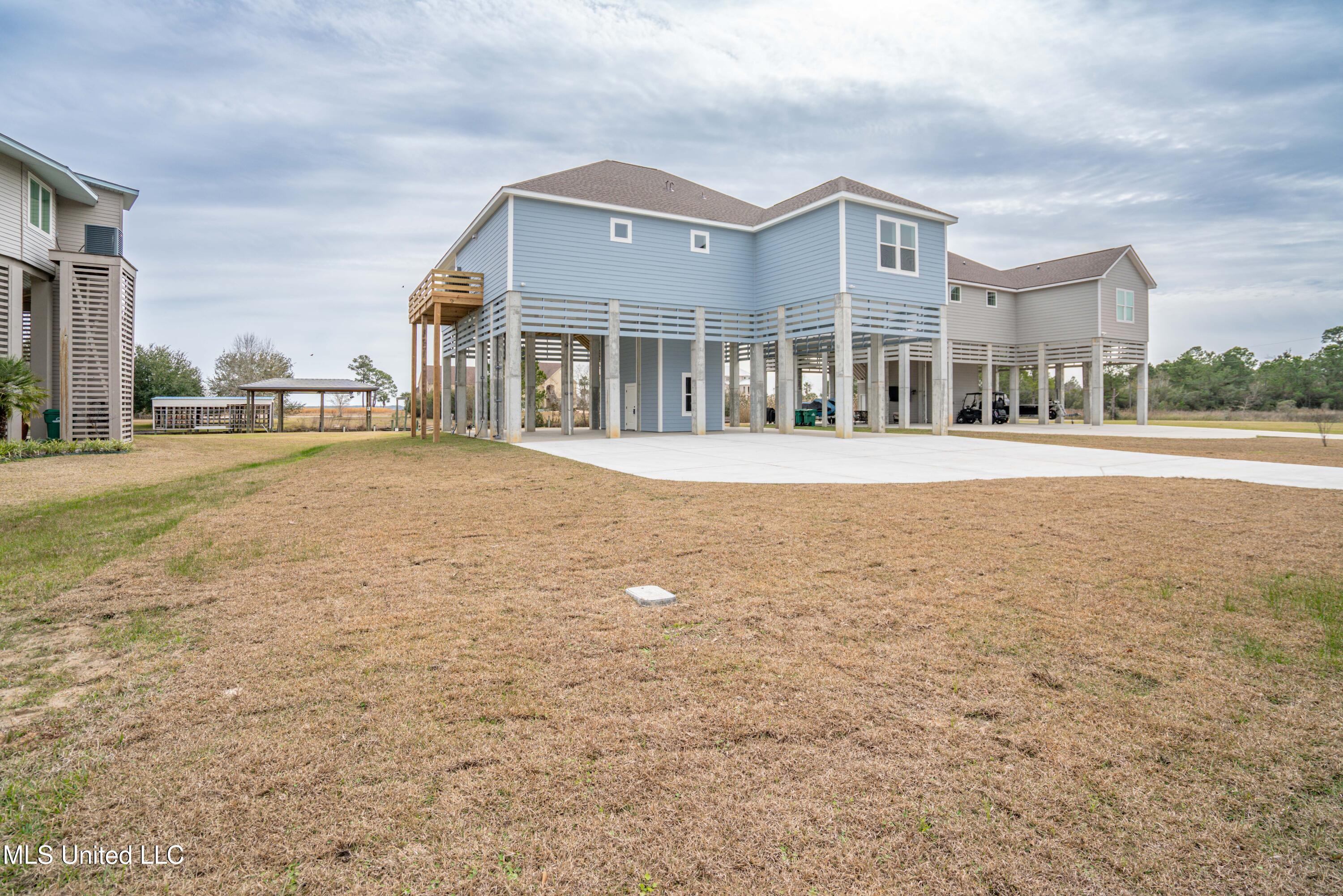 1324 Enos Street Property Photo 5