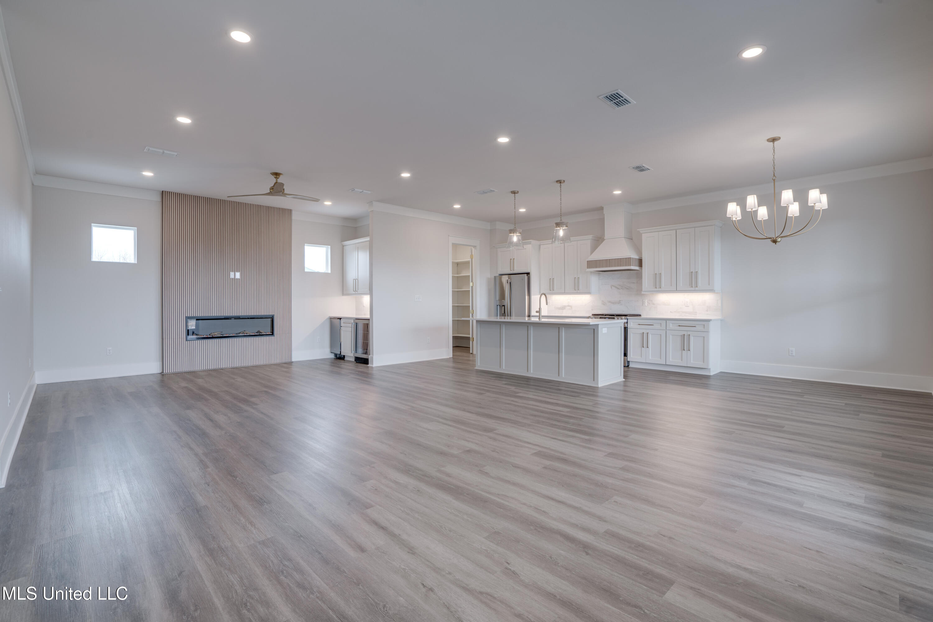 1324 Enos Street Property Photo 22