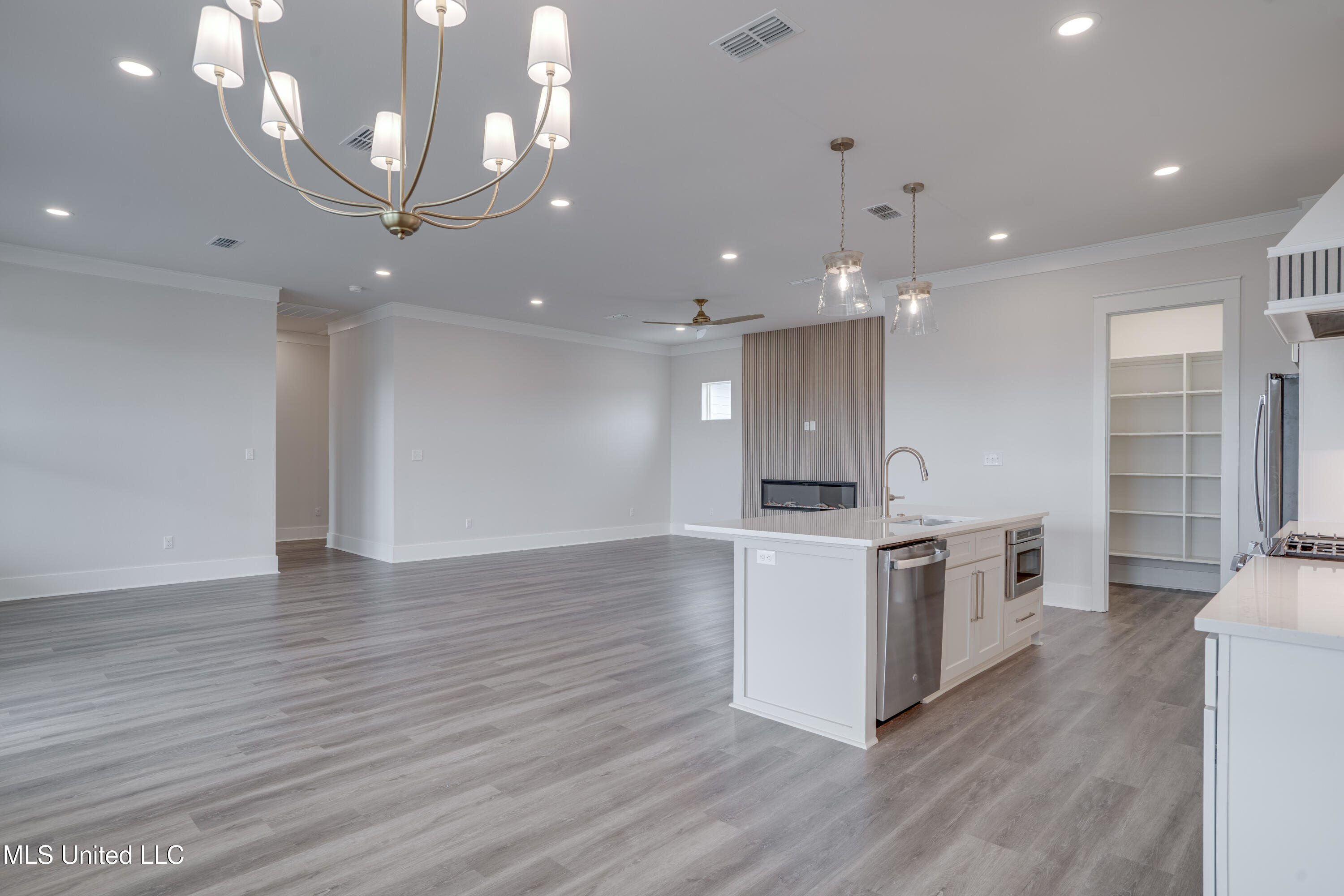 1324 Enos Street Property Photo 32