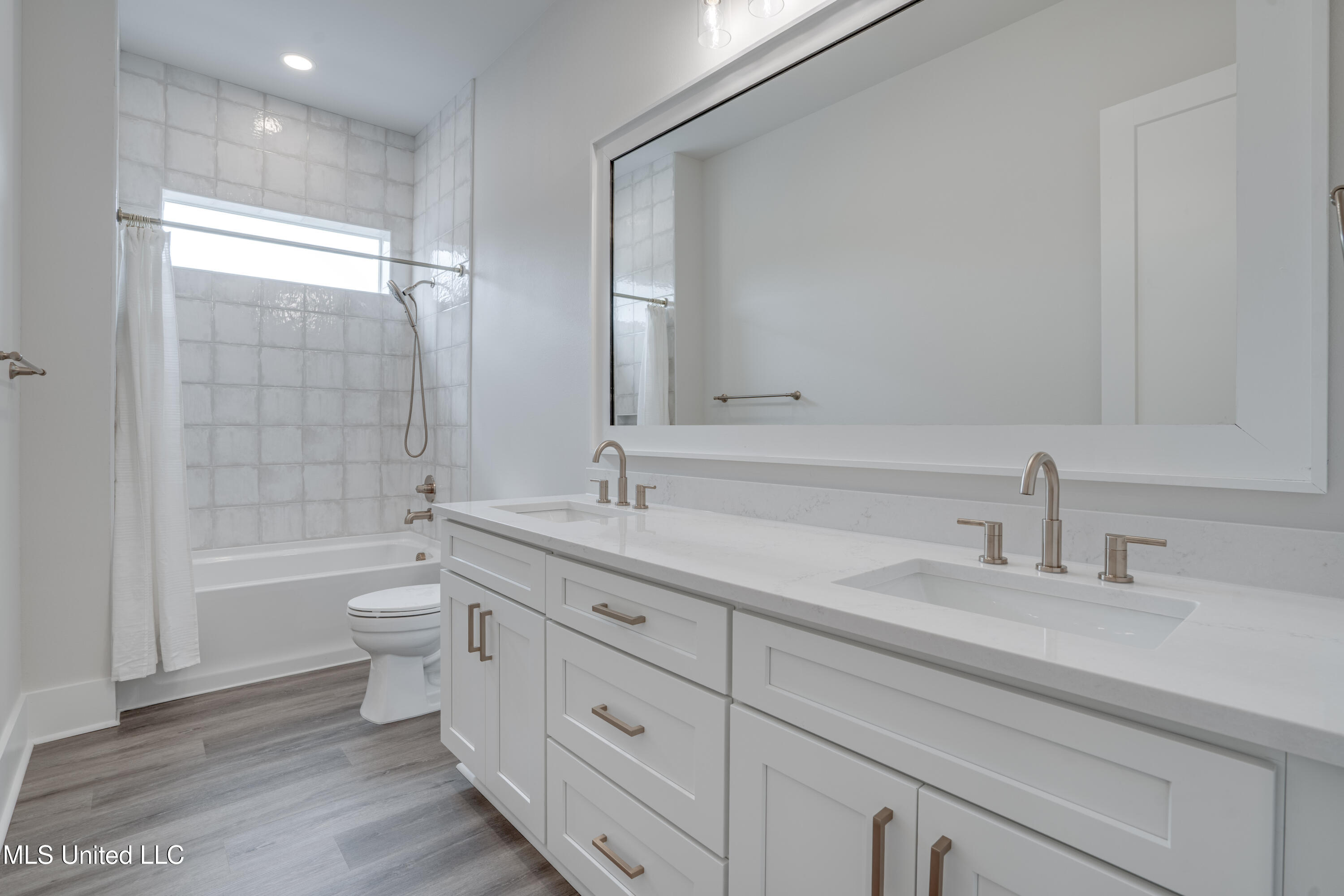 1324 Enos Street Property Photo 54