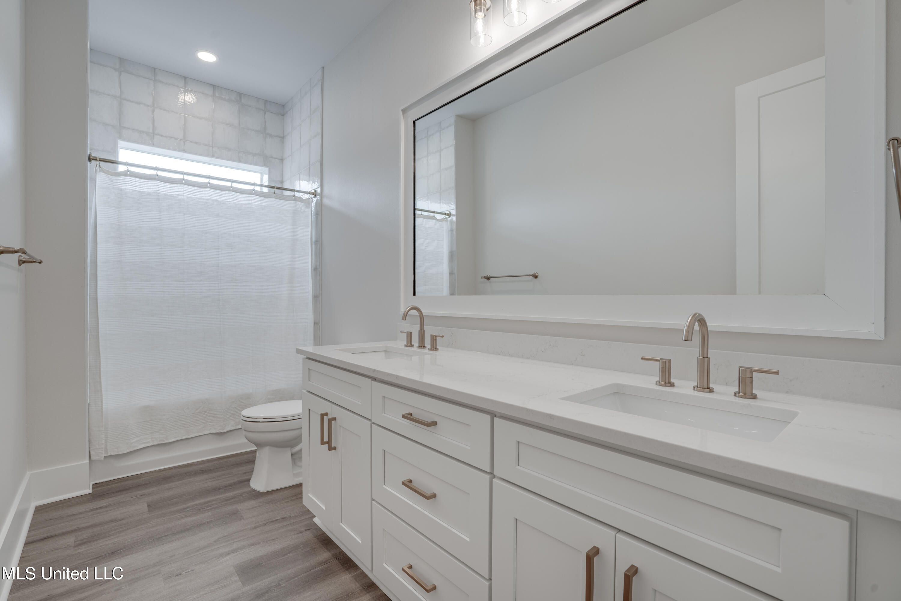 1324 Enos Street Property Photo 55