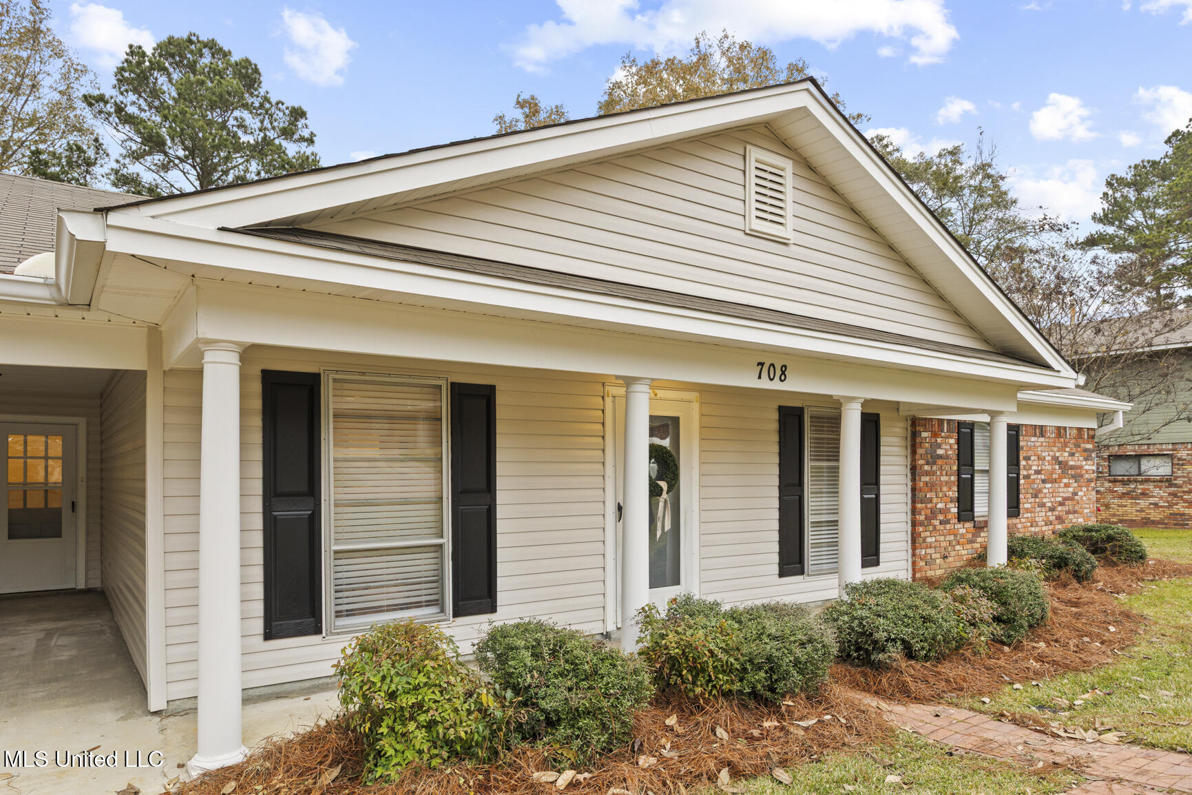 708 Tanglewood Drive Property Photo 3