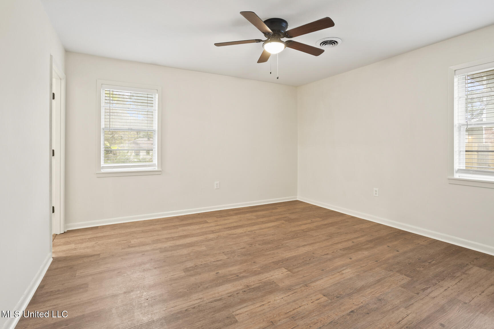 708 Tanglewood Drive Property Photo 16