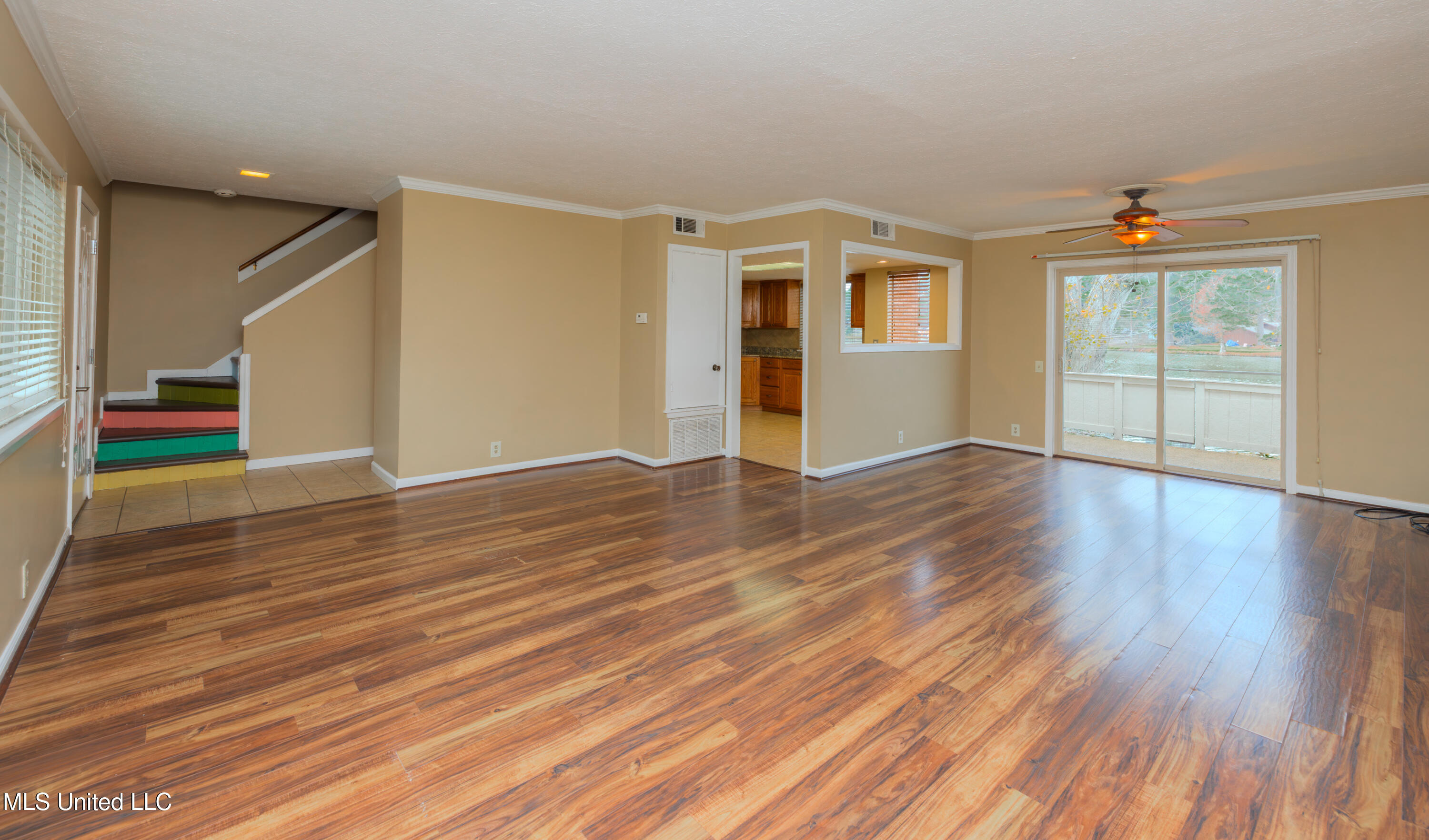 418 Lakebend Place Property Photo 6