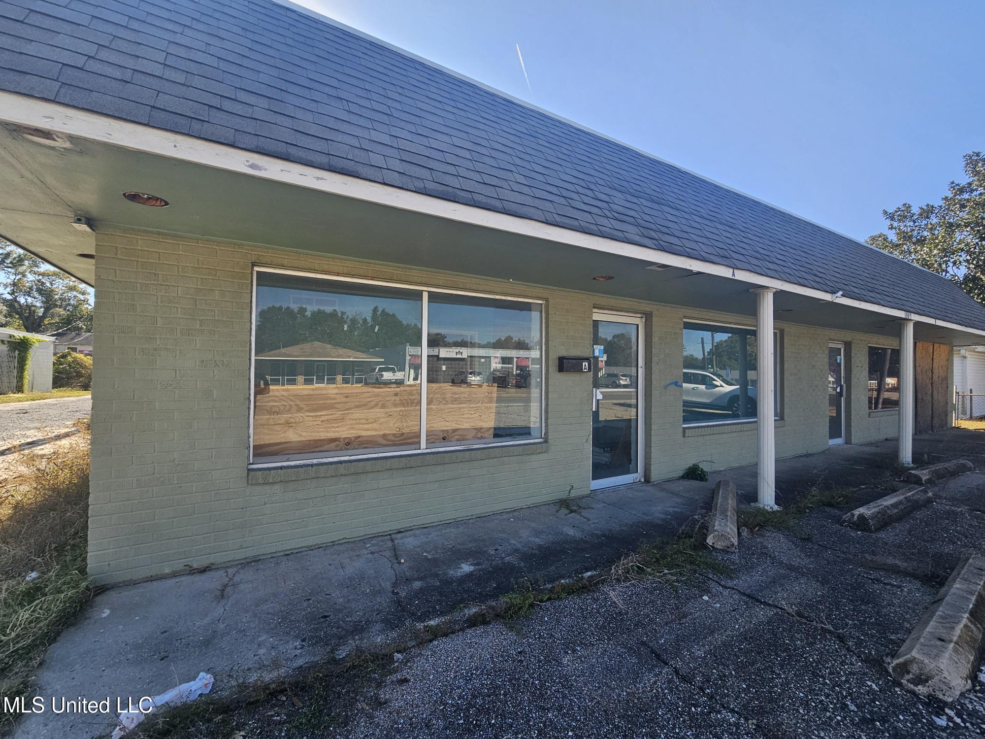 1809 Pass Road Property Photo 1