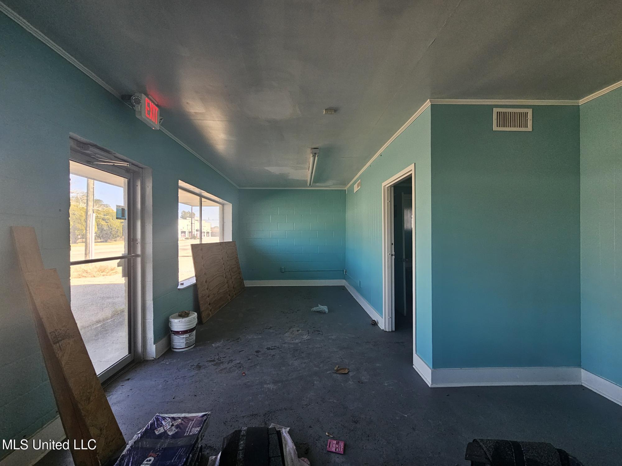 1809 Pass Road Property Photo 4