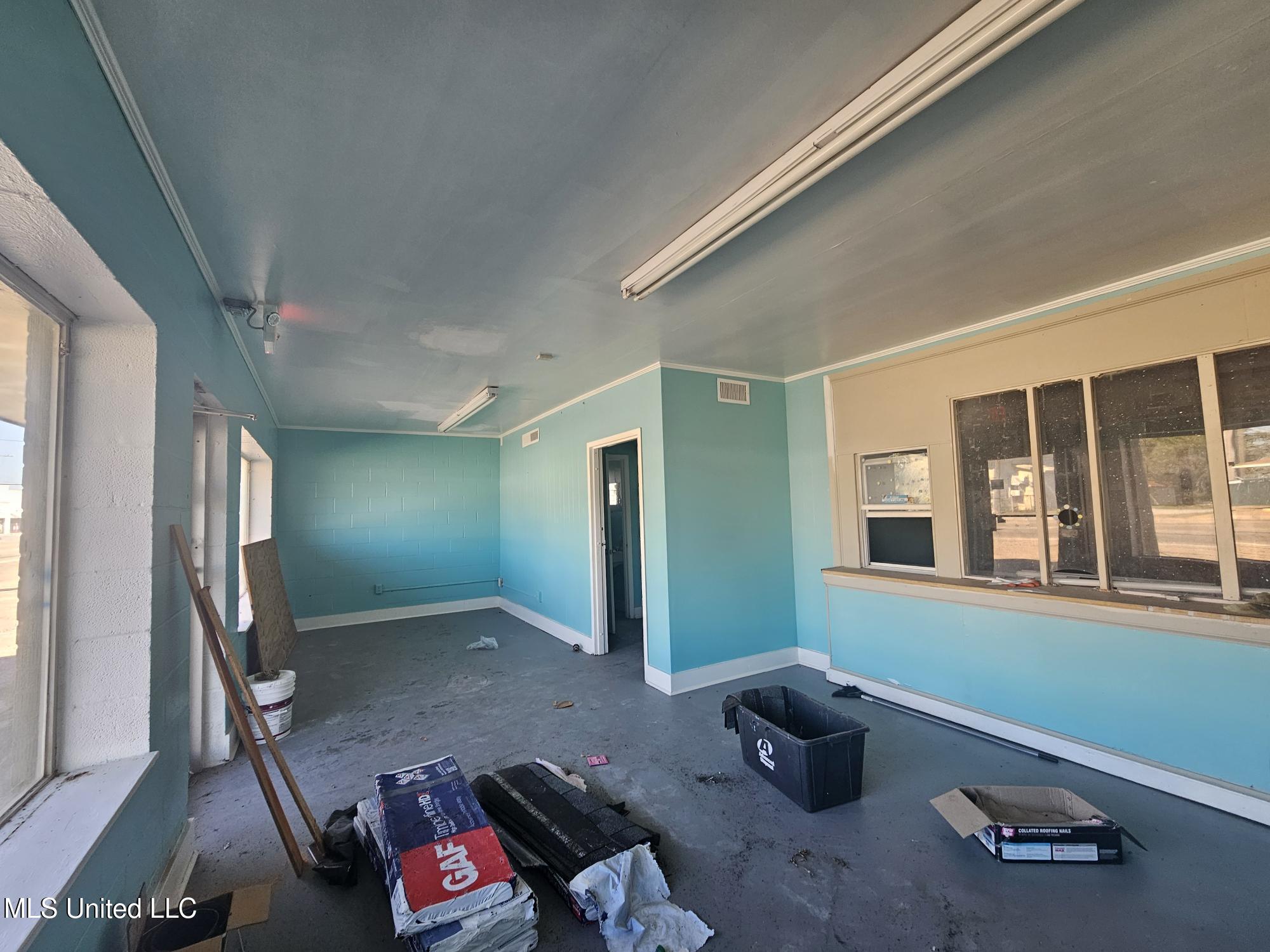 1809 Pass Road Property Photo 5