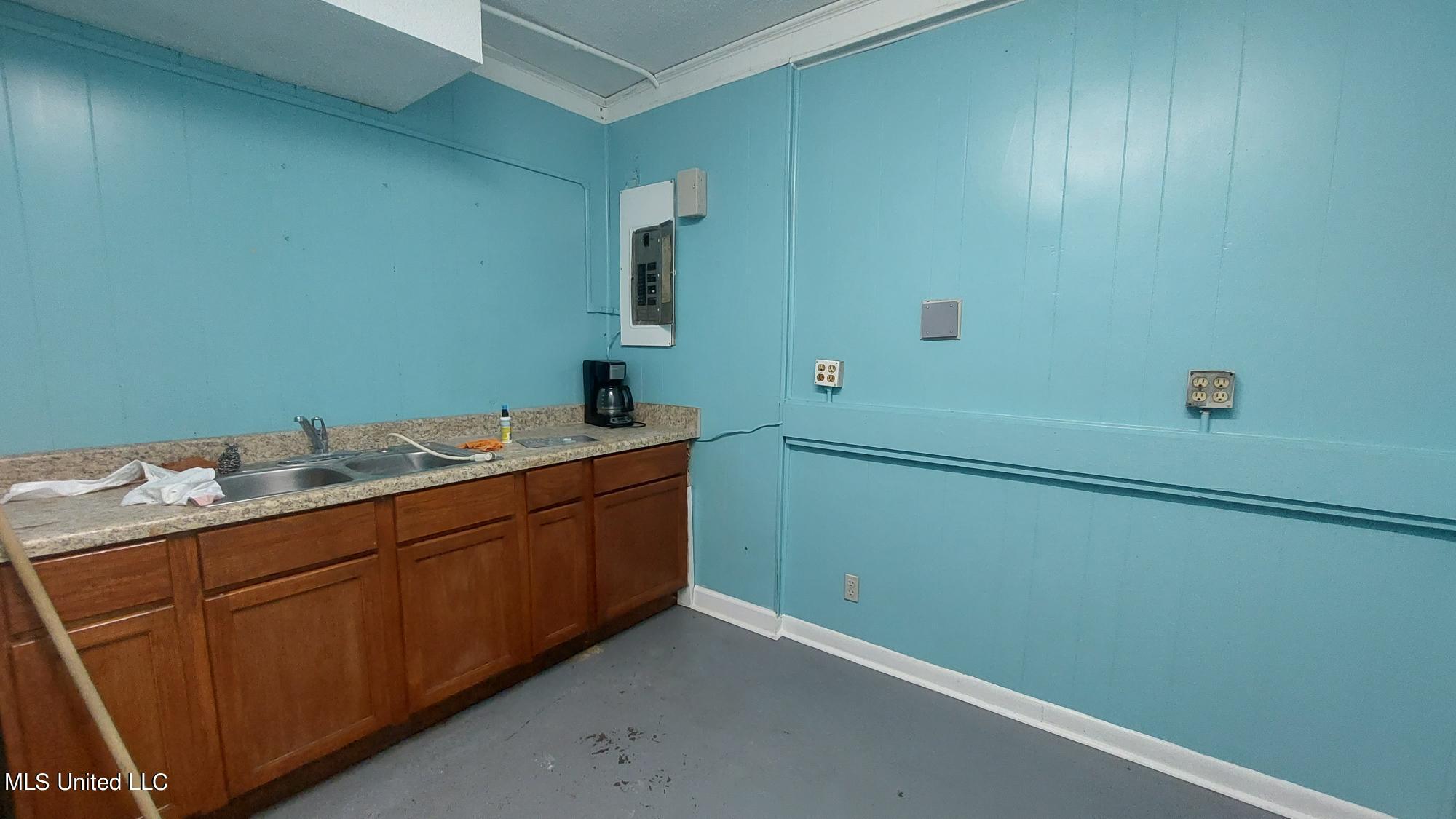 1809 Pass Road Property Photo 7
