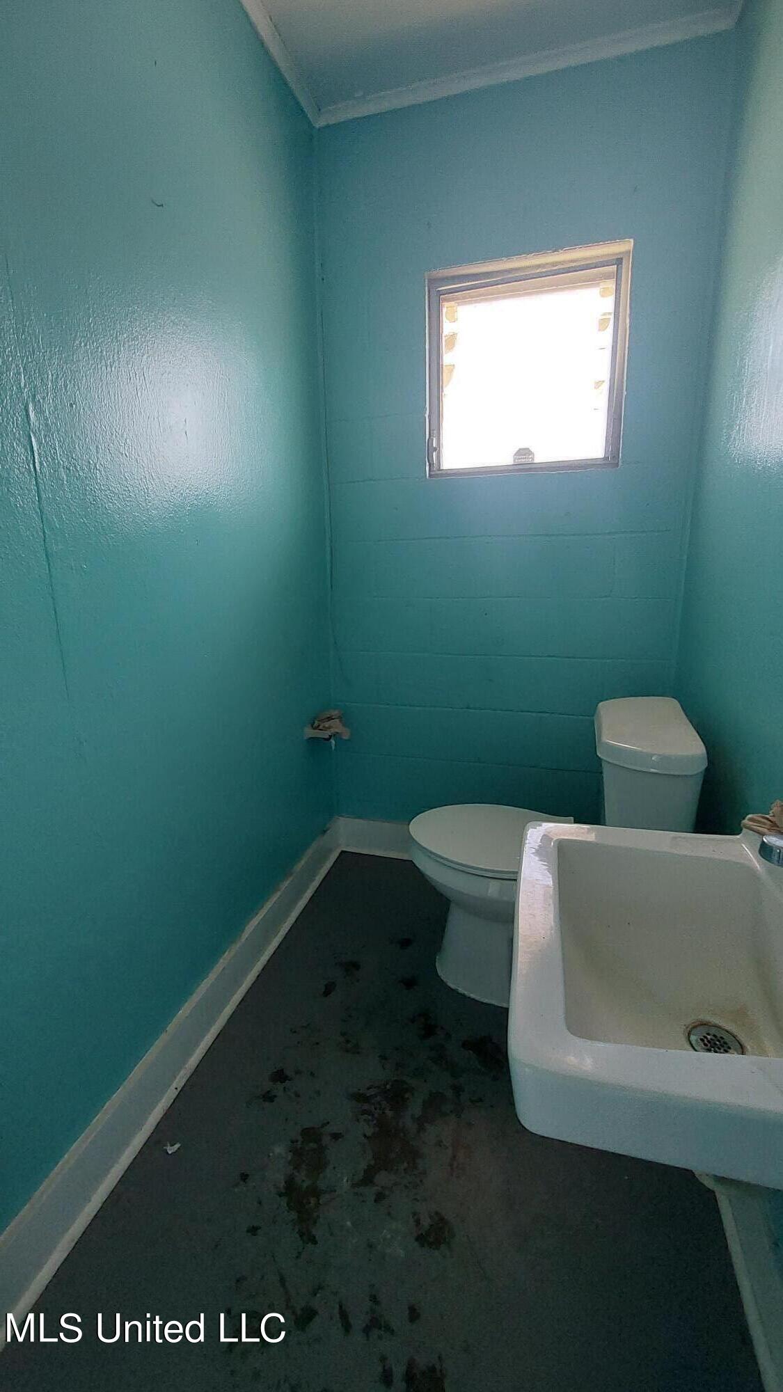 1809 Pass Road Property Photo 8