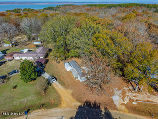 352 Coles Point Road Property Photo 4