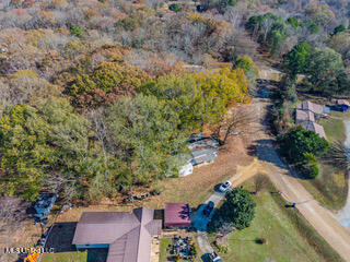 352 Coles Point Road Property Photo 5