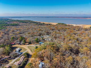 352 Coles Point Road Property Photo 7