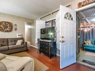 352 Coles Point Road Property Photo 16