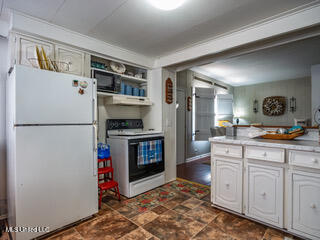 352 Coles Point Road Property Photo 33