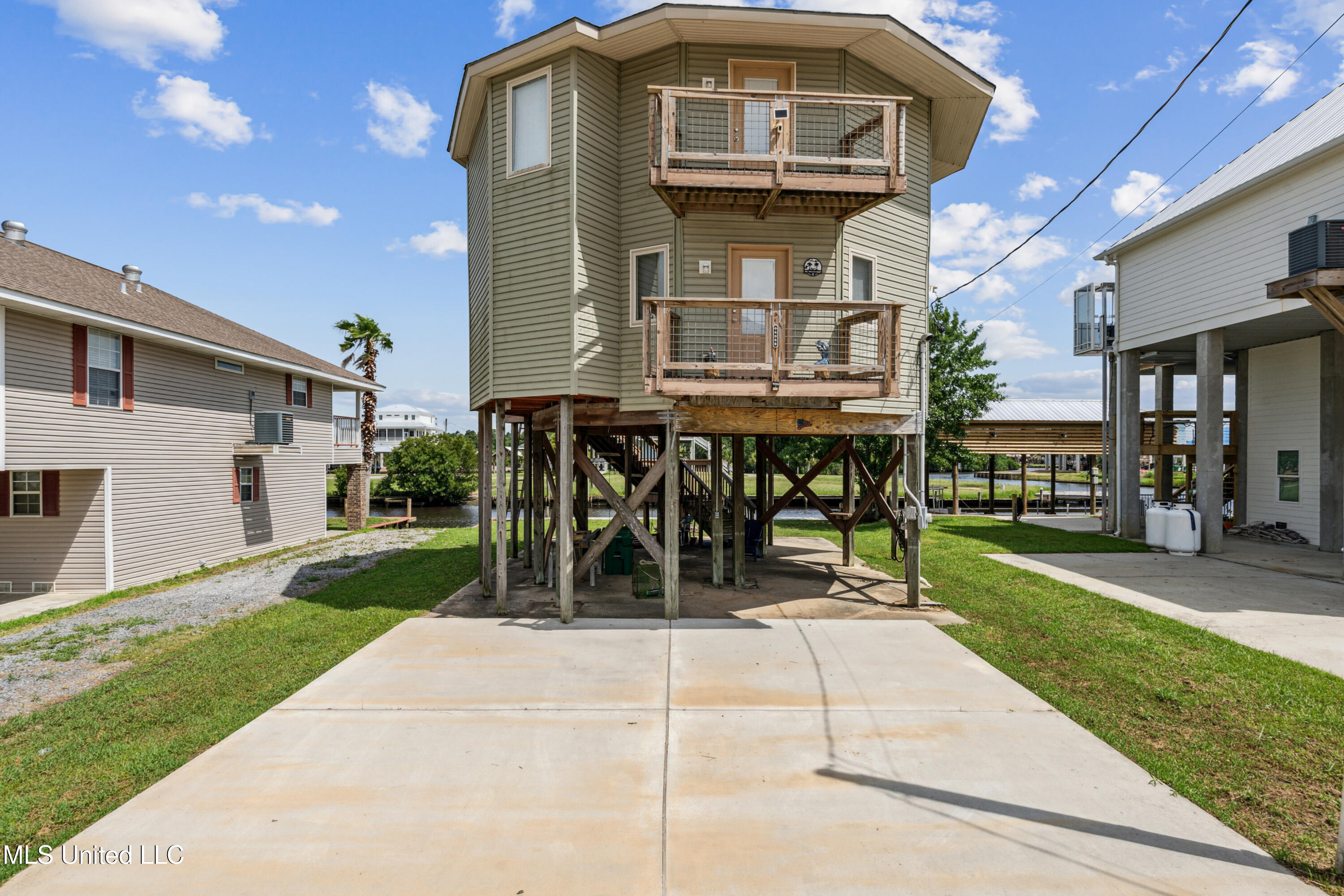 4058 Devon Street Property Photo 1