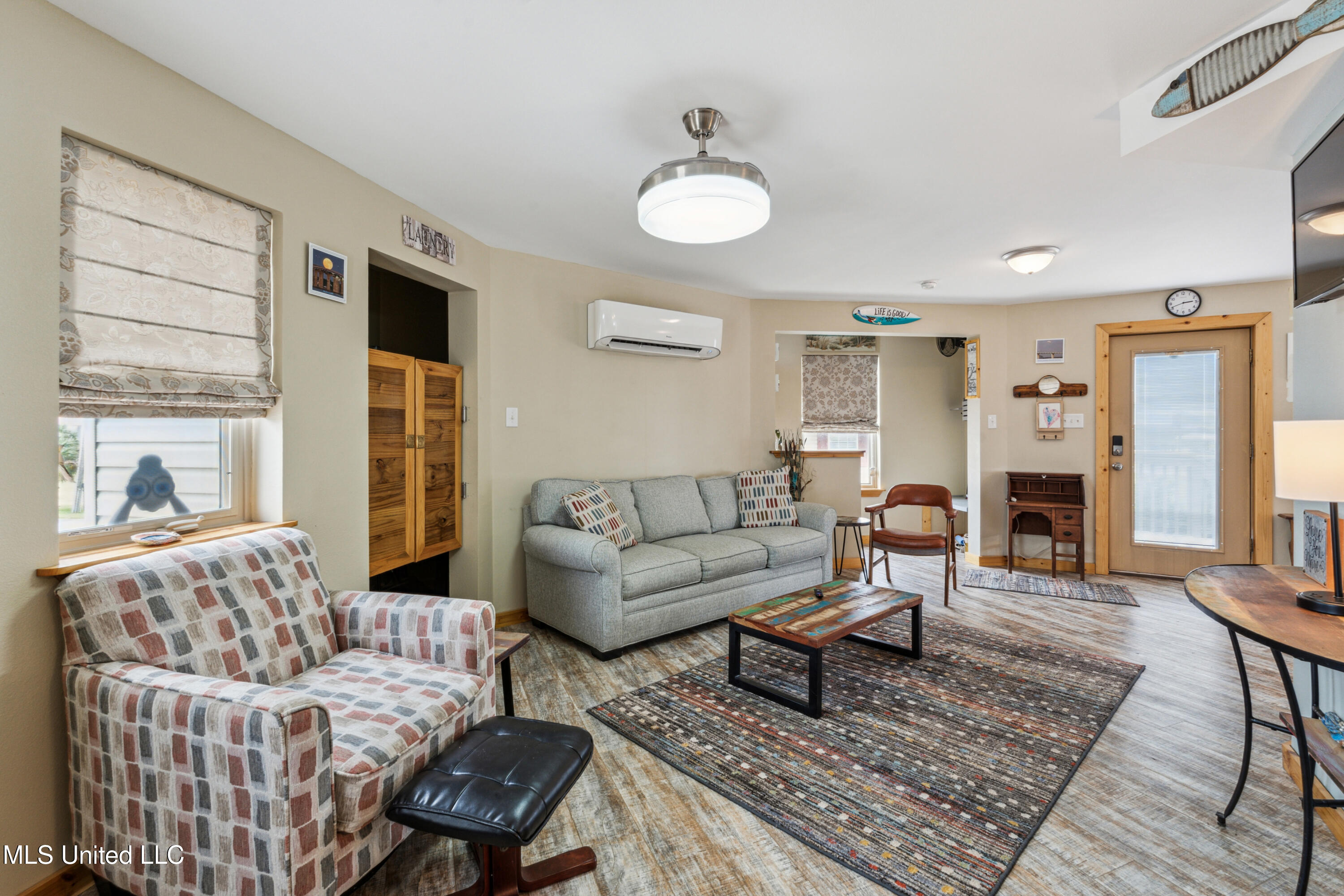 4058 Devon Street Property Photo 6