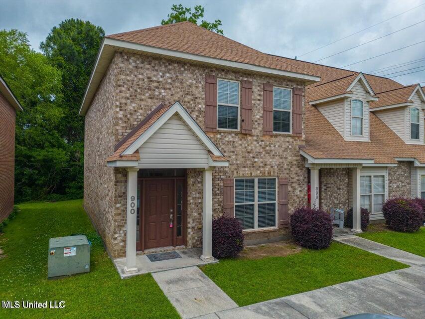 894 Jefferson Drive Property Photo 1