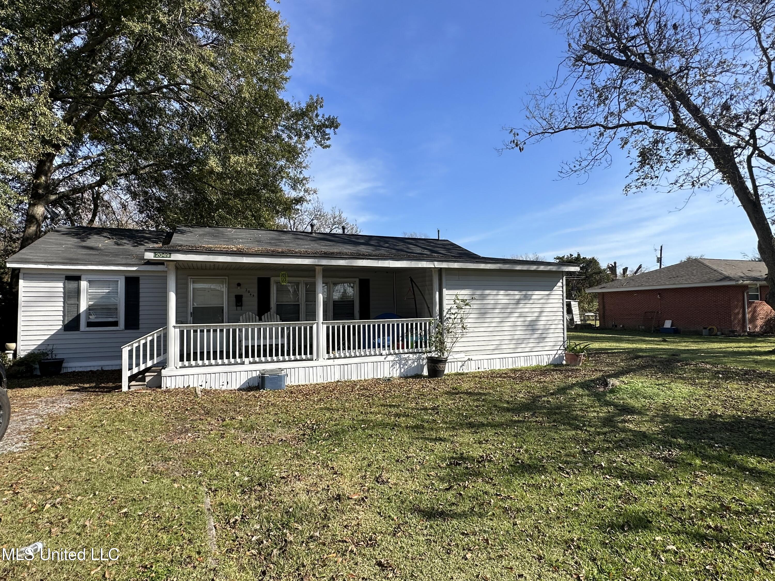2049 Eleanor Street Property Photo 1