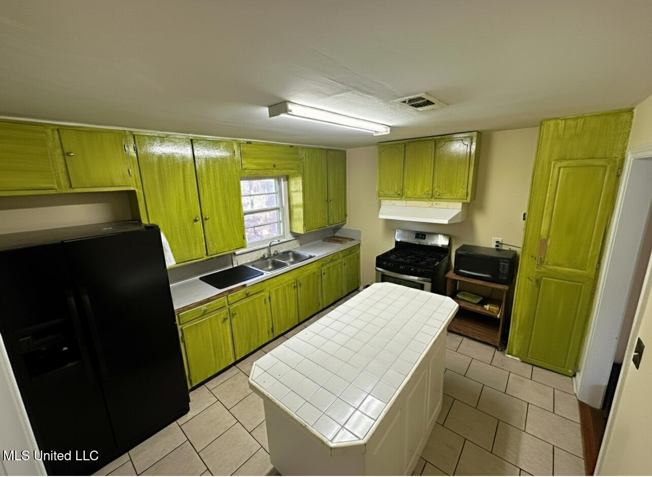 2049 Eleanor Street Property Photo 7