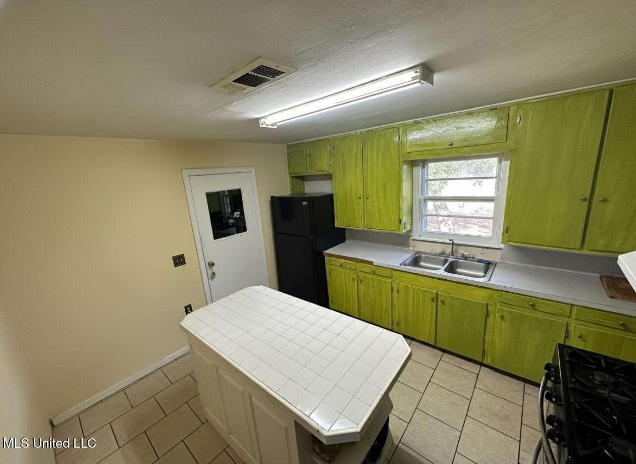 2049 Eleanor Street Property Photo 8