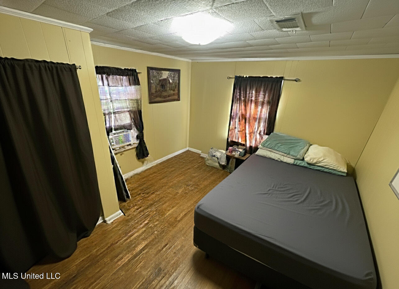 2049 Eleanor Street Property Photo 11