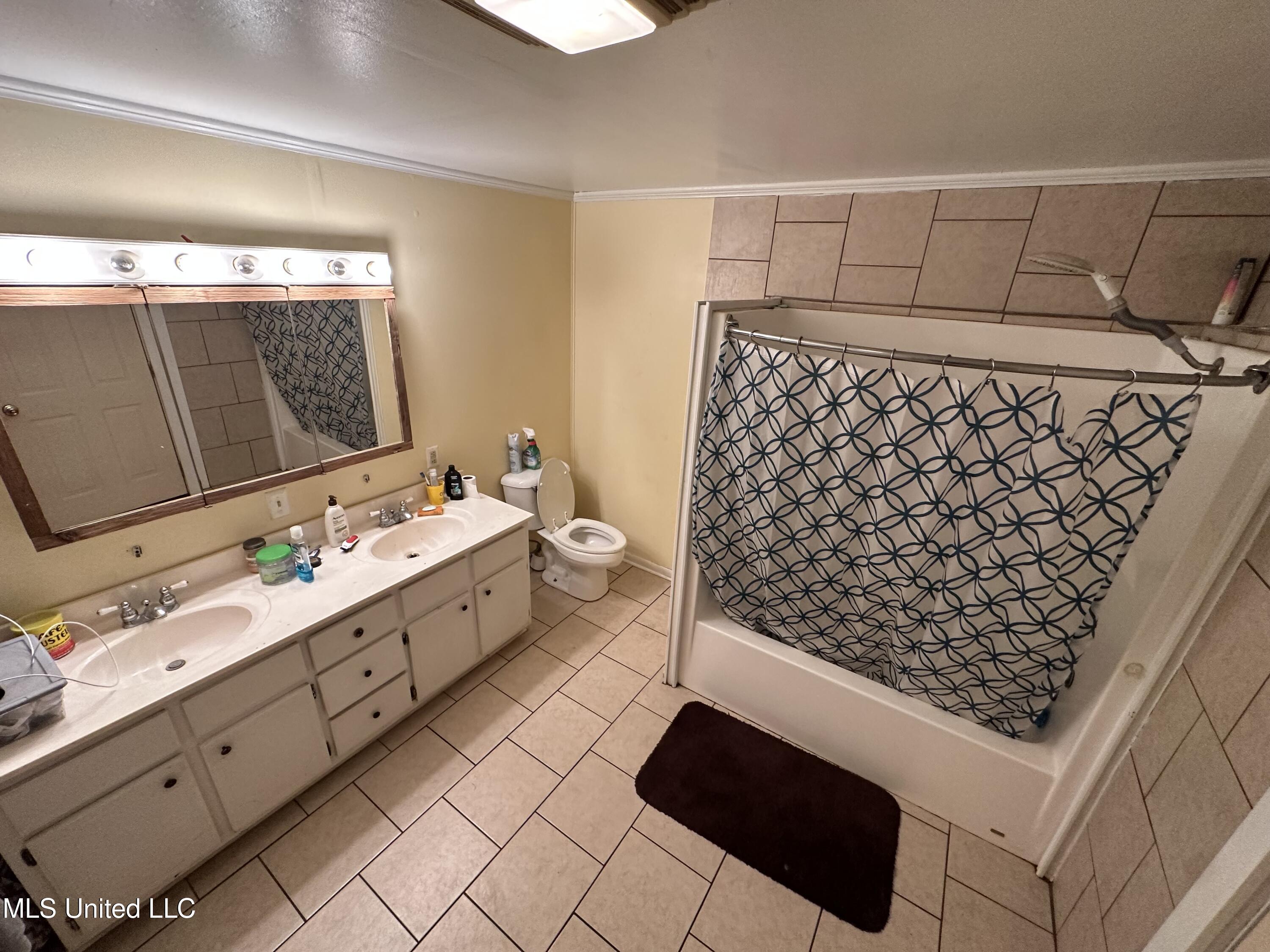 2049 Eleanor Street Property Photo 15