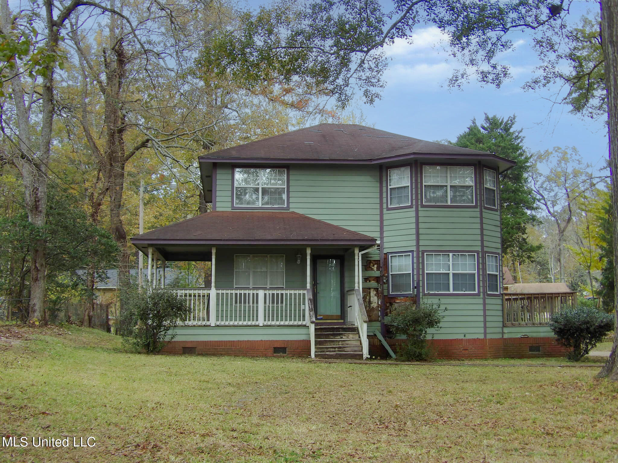 19 Beverly Drive Property Photo 2