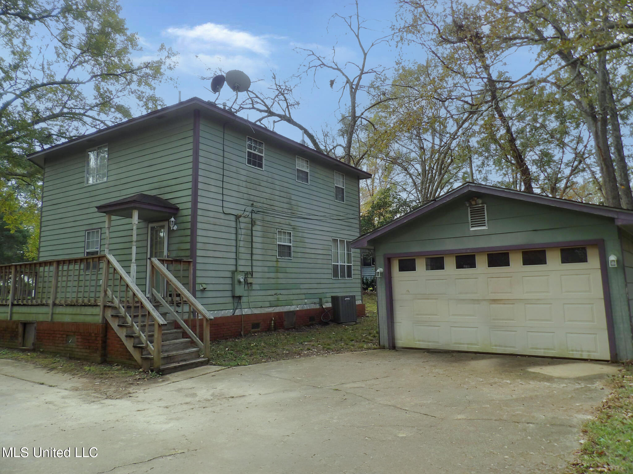19 Beverly Drive Property Photo 4