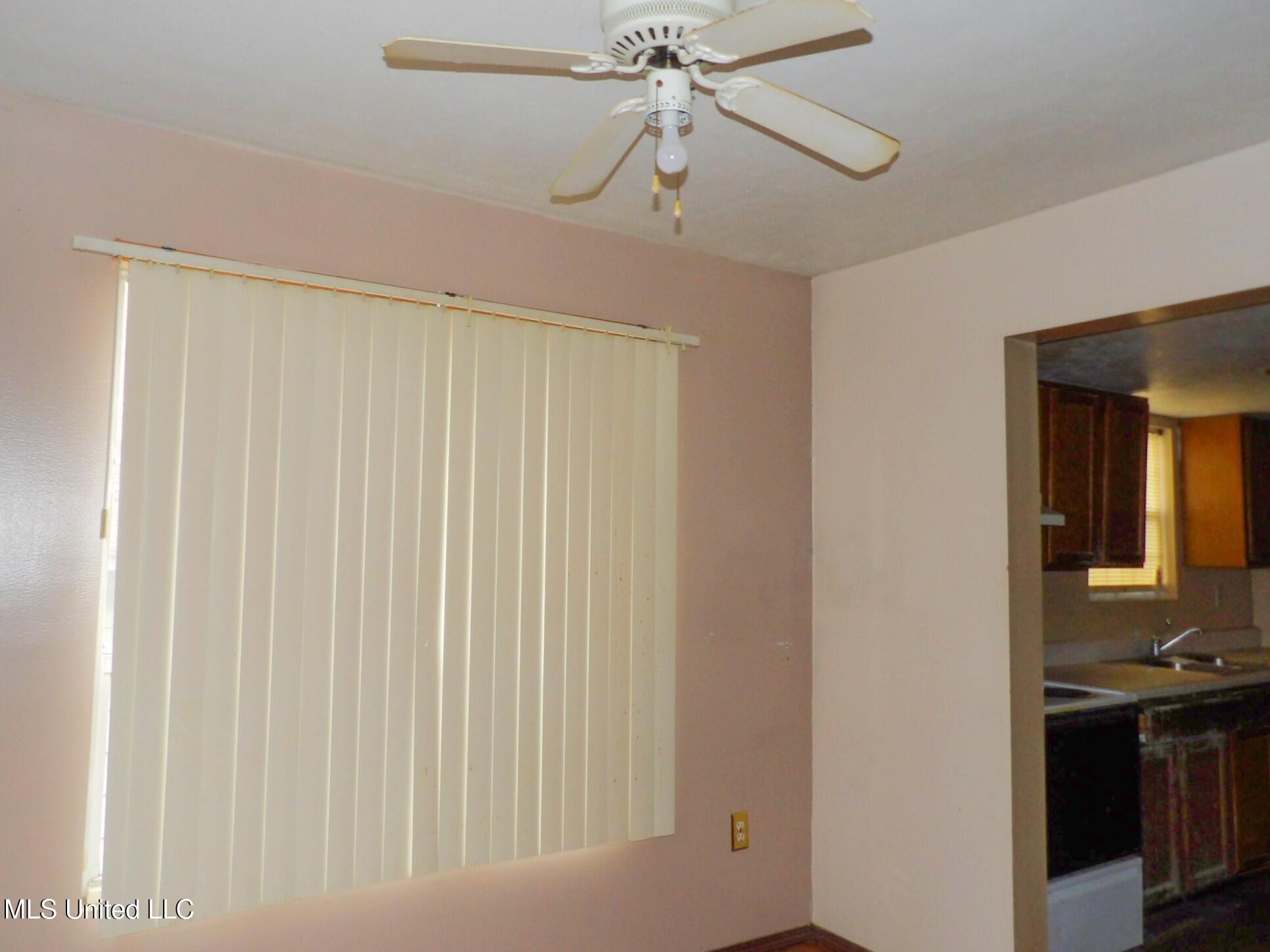 19 Beverly Drive Property Photo 6