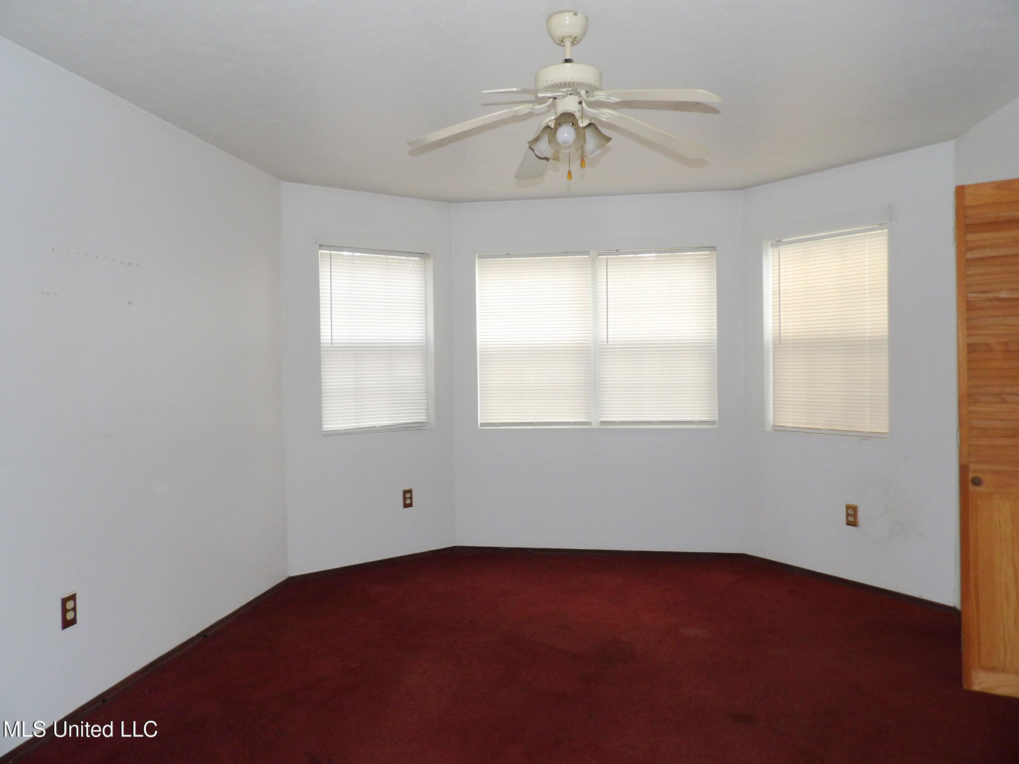 19 Beverly Drive Property Photo 9