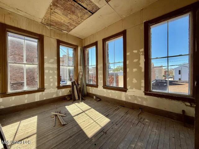 326-328 Main Street Property Photo 23