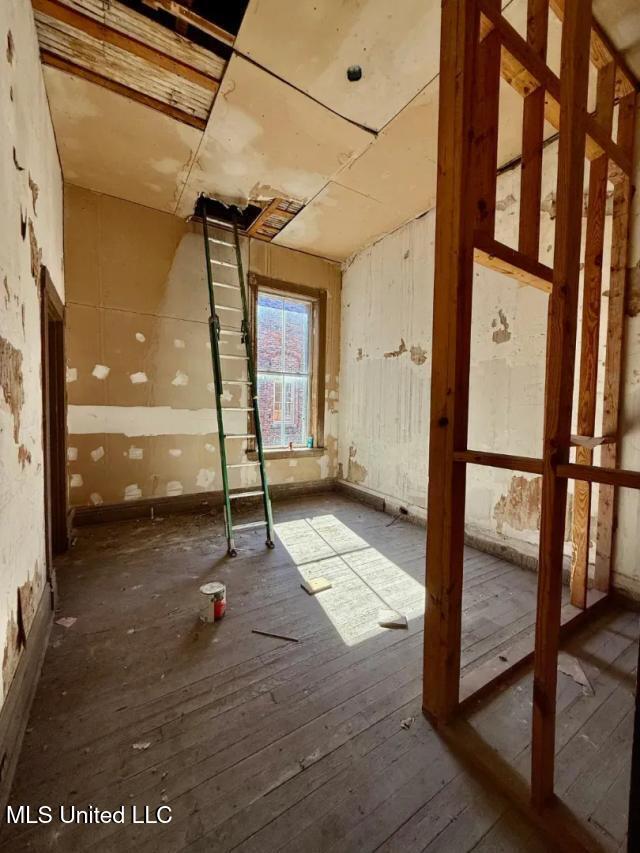 326-328 Main Street Property Photo 28