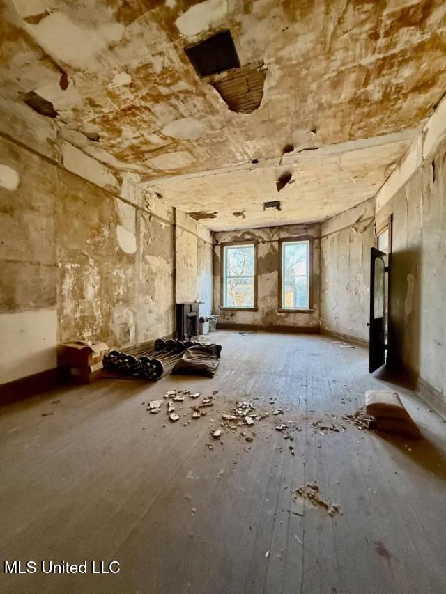 326-328 Main Street Property Photo 34