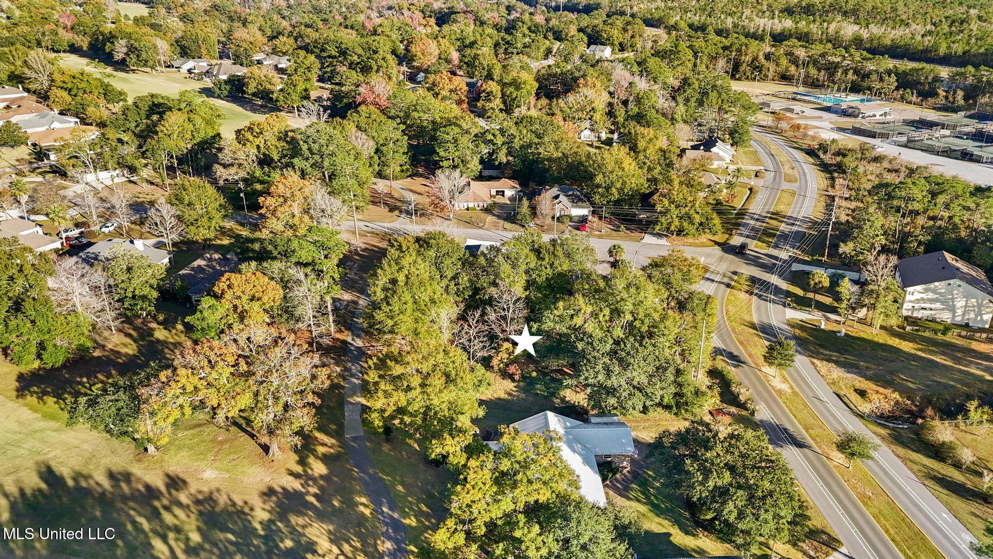 67177 E Diamondhead Drive Property Photo 3