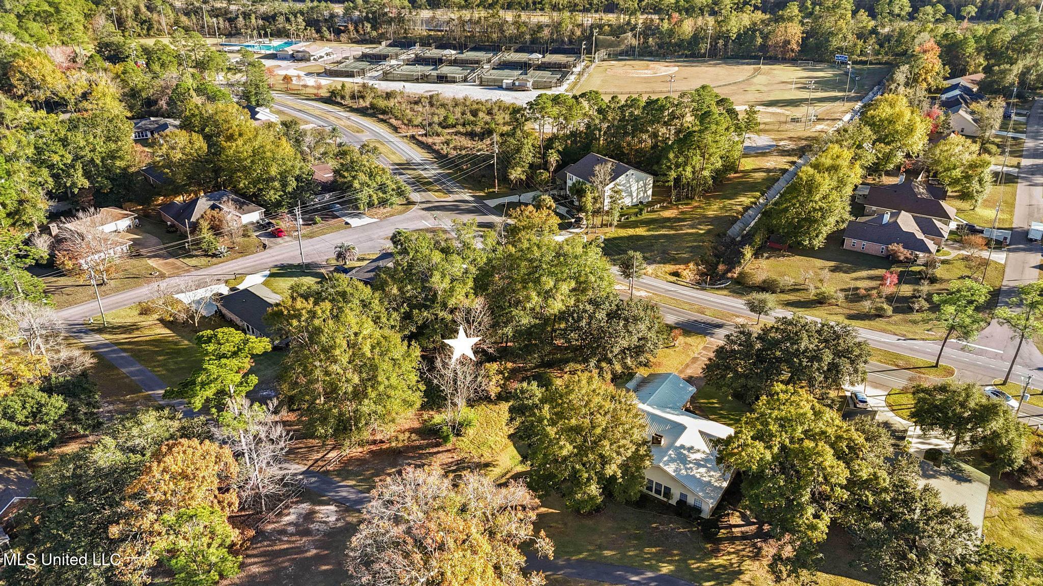 67177 E Diamondhead Drive Property Photo 4