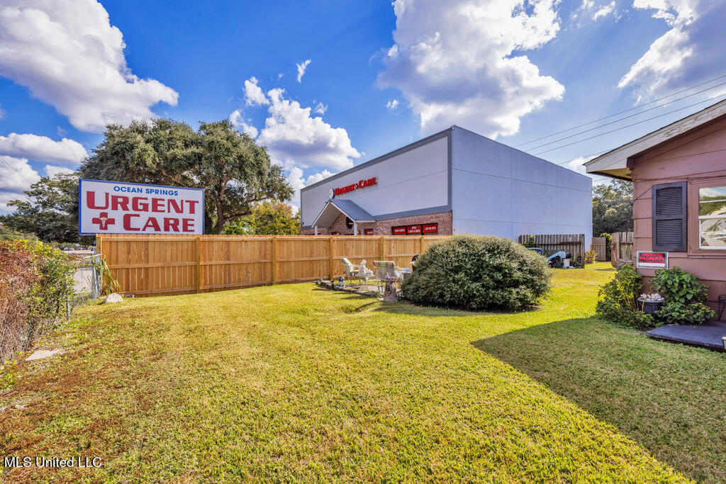1807 School Street Property Photo 1