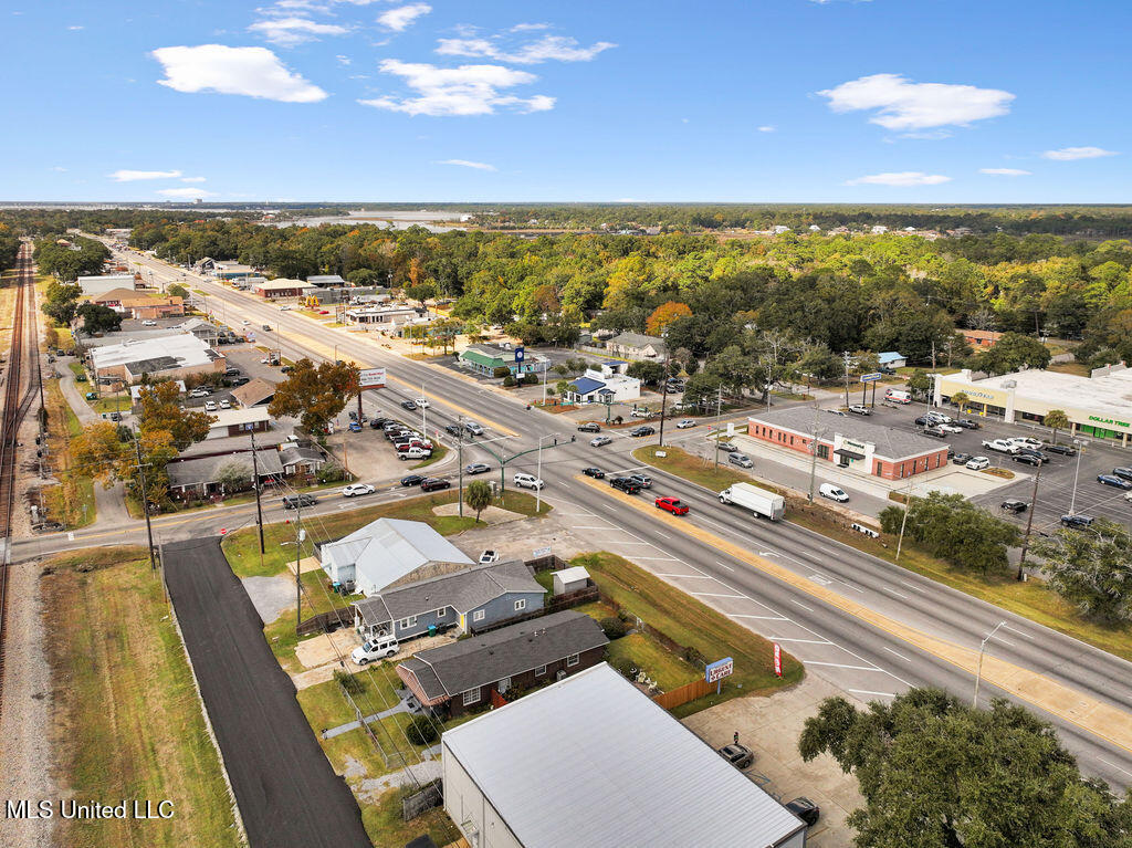 1807 School Street Property Photo 3